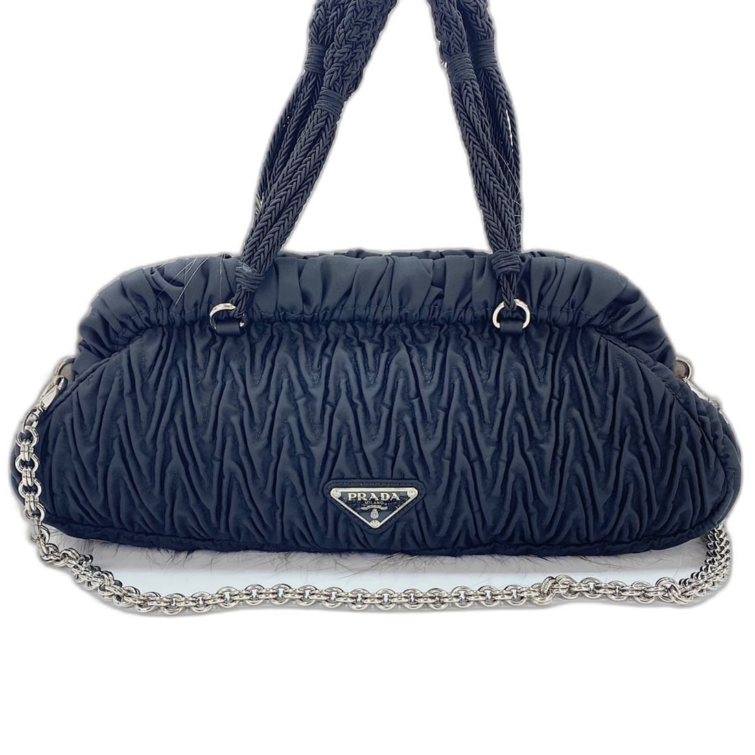 Prada VOLPE SERA Shoulder Bag/Handbag, Black: --- Catalog ---Category: SizeSize (HxWxD): 15cm x 32cm x 5cm / 5.9'' x 12.59'' x 1.96''Category: DesignType: Handbag, Shoulder bagColor: BlackGender: WomenCategory: GeneralBrand: Prada--- Item List