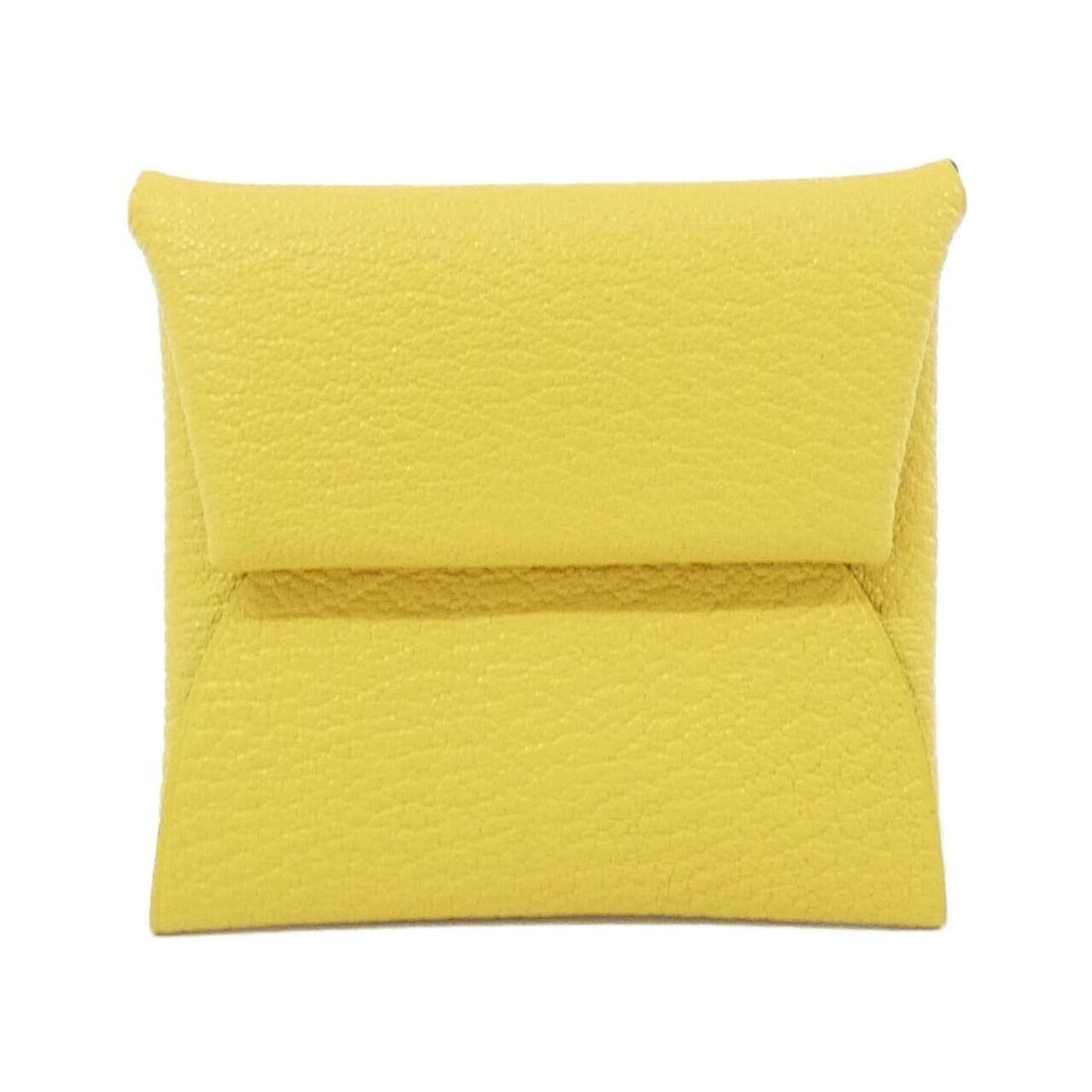 Hermes Bastia Verso 078479CK Wallet/Coin Case: --- Catalog ---Category: SizeSize (HxWxD): 8cm x 8.5cm x 1cm / 3.14'' x 3.34'' x 0.39''Category: DesignType: Coin purse/coin caseColor: YellowGender: Women,MenMaterial: Chevre leather Category: