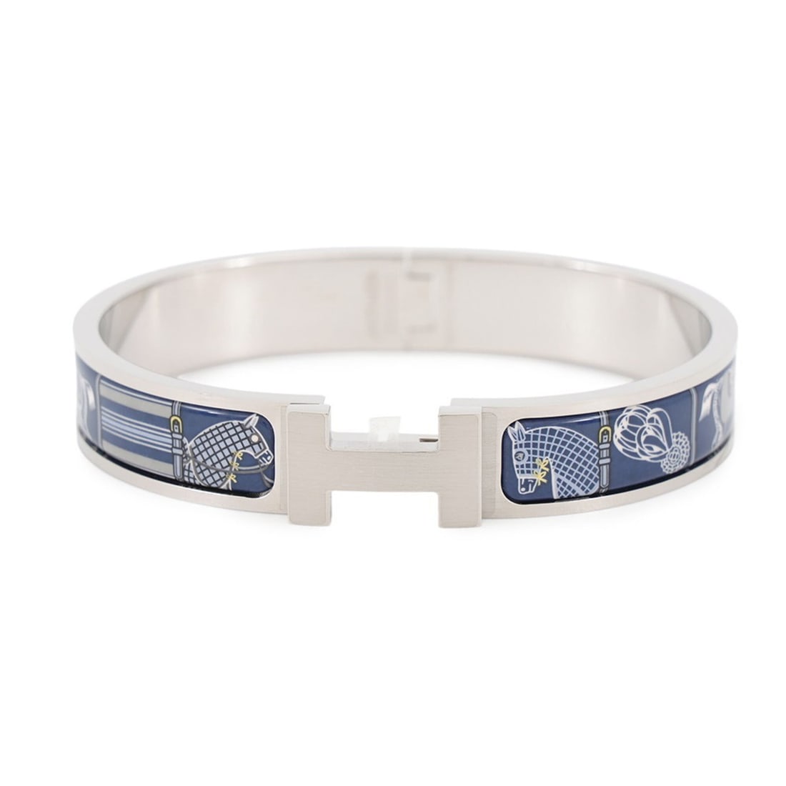 Hermes Bracelet Click HH Horse Blanket Blue Dye HERMES BRACELET: --- Catalog ---Category: SizeLength: 18.5cm / 7.28''Category: DesignType: Charm braceletColor: BlueGender: WomenMaterial: EnamelCategory: GeneralBrand: HermesCountry of Origin: France--- Item List ---