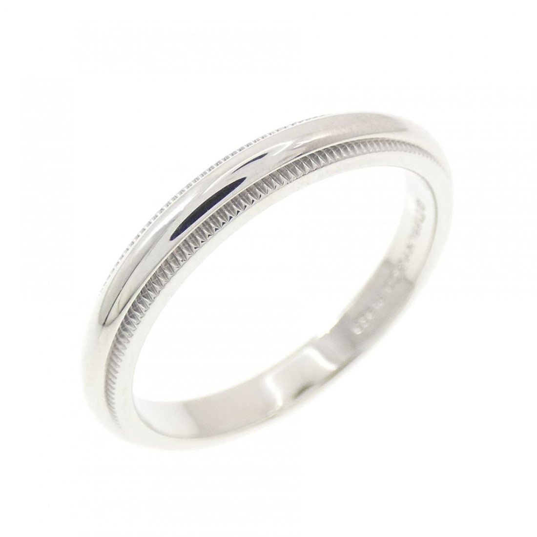 Tiffany & Co. Milgrain Ring: --- Catalog ---Category: SizeJP Size: 16US Size: 8Category: DesignType: Band ringColor: SilverGender: Women,MenMaterial: Platinum 950Category: GeneralBrand: Tiffany--- Item List ---Section: