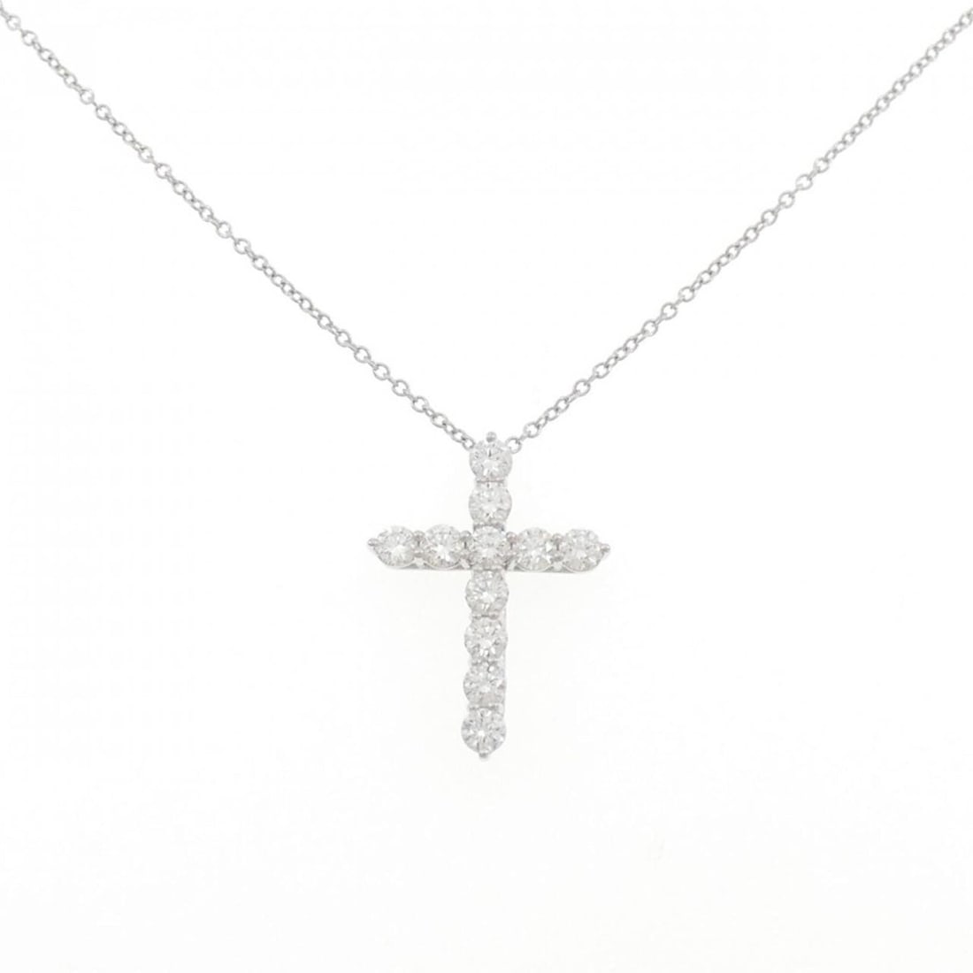 Tiffany Medium Cross Necklace: --- Catalog ---Category: SizePendant Size: 21mm x 15.3mm / 0.82'' x 0.6''Neck Circumference: 42 cm / 16.53''Category: DesignColor: SilverGender: WomenMaterial: Platinum 950Pendant Type: