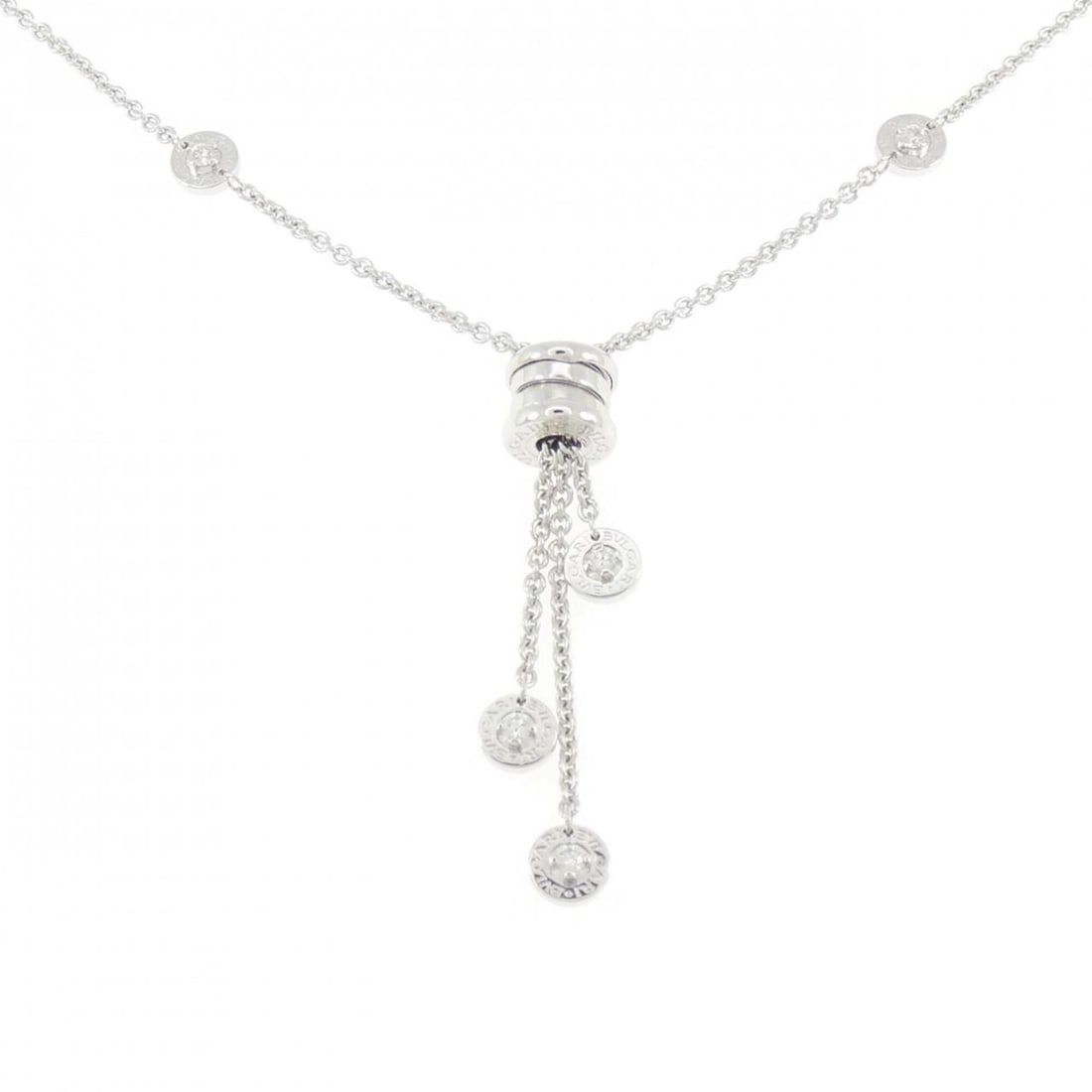 Bvlgari B.zero1 necklace: --- Catalog ---Category: SizePendant Size: 45mm x 9.1mm / 1.77'' x 0.35''Neck Circumference: 44 cm / 17.32''Category: DesignColor: SilverGender: WomenMaterial: White gold (18K)Pendant Type: