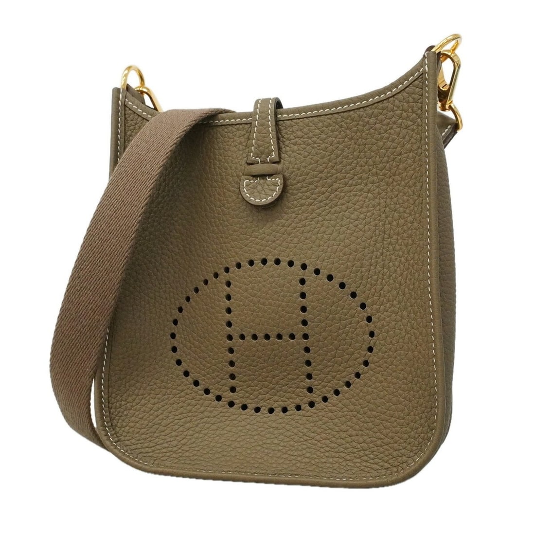 Hermes Shoulder Bag Evelyne TPM Taurillon Clemence Etoupe K Stamp Ladies: --- Catalog ---Category: SizeSize (HxWxD): 18.5cm x 18cm x 5.5cm / 7.28'' x 7.08'' x 2.16''Category: DesignType: Shoulder bagColor: Etoupe grayGender: WomenMaterial: Taurillon clemence leather Hardwar