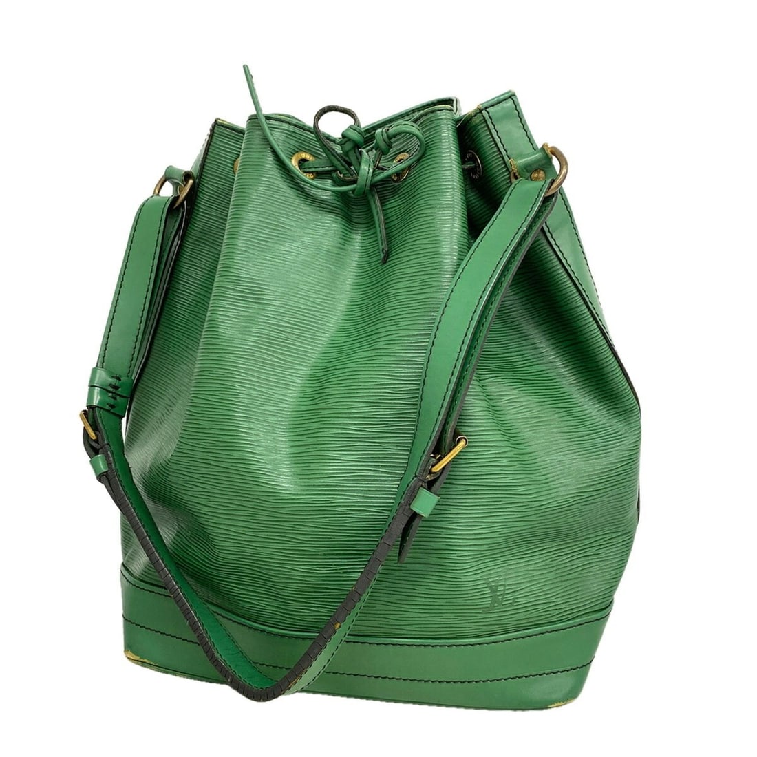 Louis Vuitton Epi Noe Shoulder Bag M44004 Borneo Green (Women's): --- Catalog ---Category: SizeSize (HxWxD): 33cm x 25.5cm x 18cm / 12.99'' x 10.03'' x 7.08''Category: DesignType: Shoulder bagColor: Borneo greenGender: WomenCategory: GeneralMPN: M44004Brand: Louis V