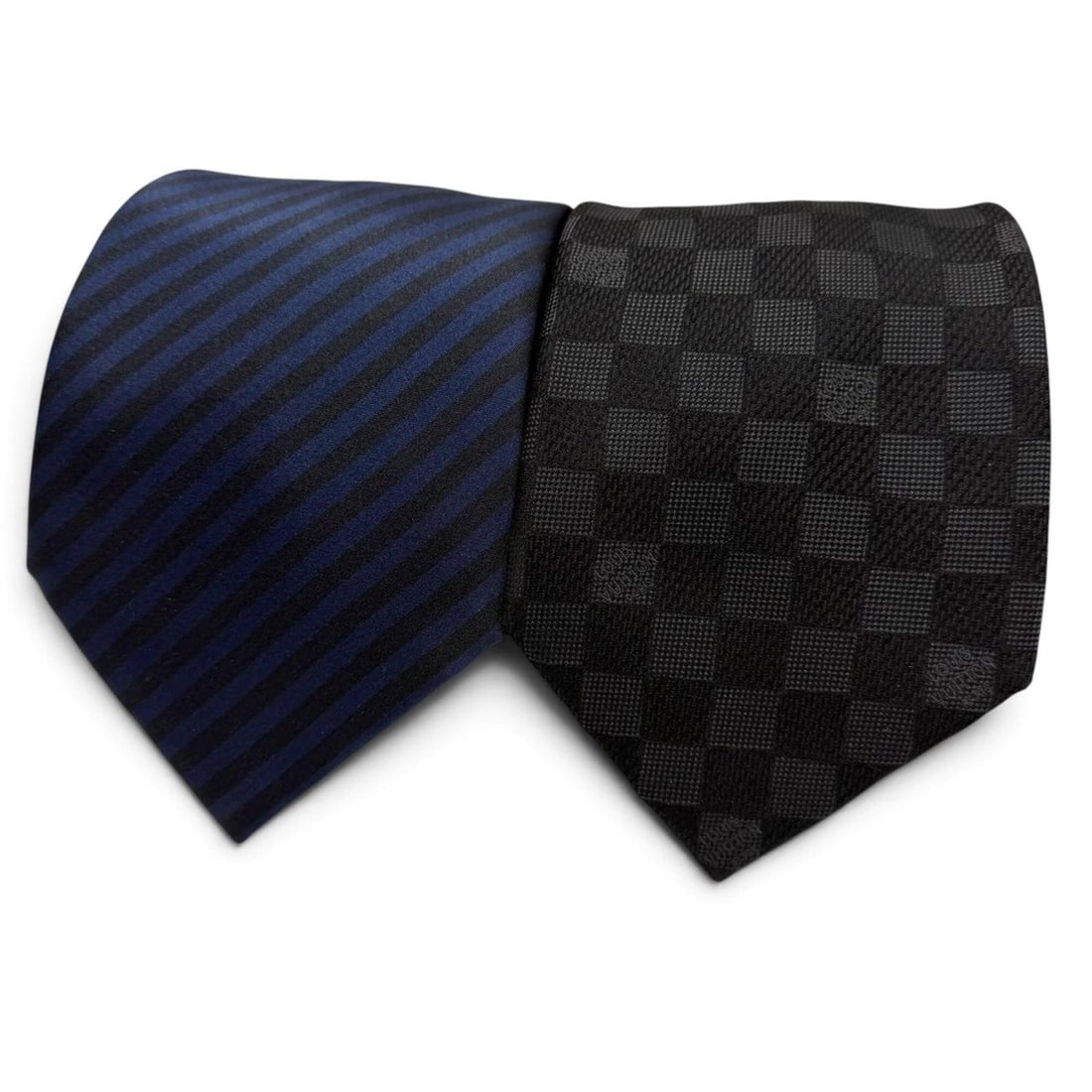 LOUIS VUITTON Louis Vuitton 100% Silk Cravat Damier Classic Stripe Tie Set of 2 Black Navy Made in: --- Catalog ---Category: SizeWidth: 9cm / 3.54''Total Length: 148cm / 58.26''Category: DesignType: CravatColor: Black, NavyGender: MenMaterial: Silk Category: GeneralBrand: Louis VuittonCountry of Ori