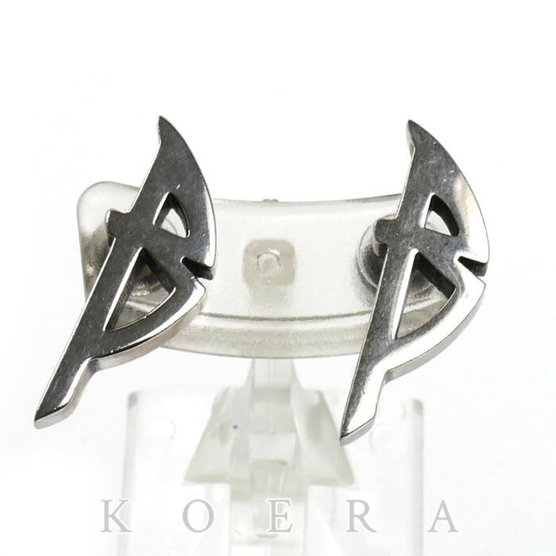 BALENCIAGA Typo Metal Brass Earrings 787785TZ99I0911 (Men's & Women's): --- Catalog ---Category: SizeSize (HxWxD): 23.00mm x 8.50mm / 0.91'' x 0.33''Category: DesignType: Stud earringsGender: Men,WomenMaterial: BrassCategory: GeneralMPN: 787785TZ99I0911Brand: BalenciagaCo