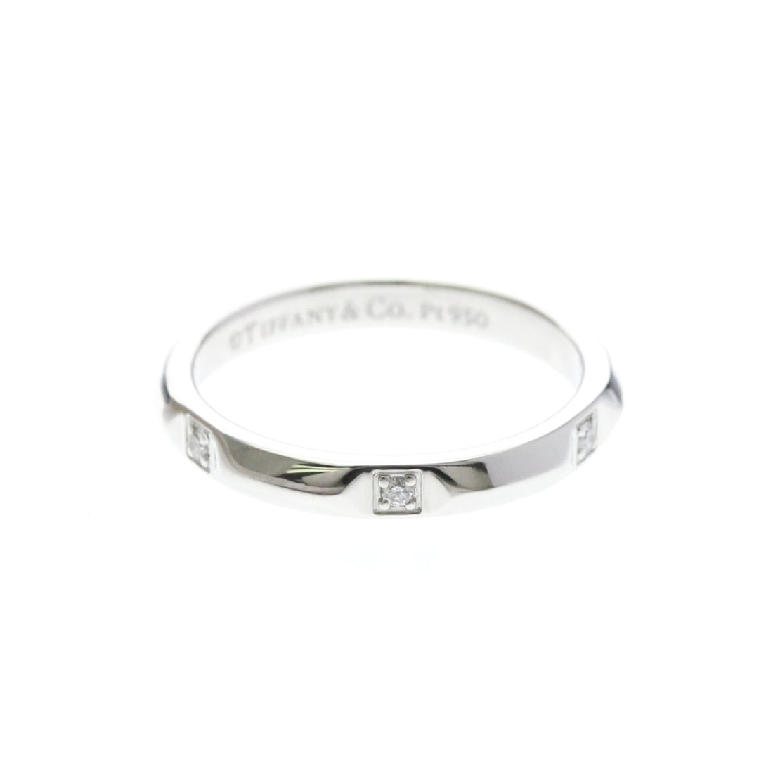 Tiffany True Band Ring Diamond Platinum Fashion Diamond Band Ring Silver: --- Catalog ---Category: SizeWidth: 2.7mm / 0.11''Weight: 4.8g / 0.16oz.JP Size: 12.5US Size: 6.5Category: DesignType: Band ringColor: SilverMetal: PlatinumStone: DiamondStyle: FashionGender: Men,Wome