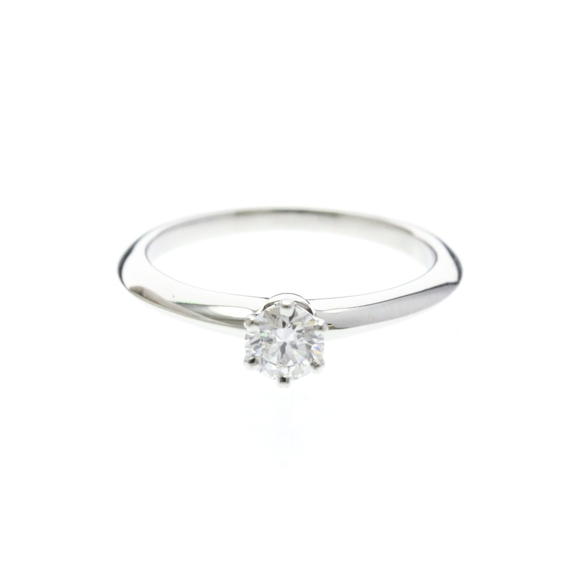 Tiffany Solitaire Diamond Ring Platinum Fashion Diamond Band Ring Carat/0.29 Silver: --- Catalog ---Category: SizeWeight: 3.4g / 0.11oz.JP Size: 9.5US Size: 5-5.5Stone Size (HxW): 4.80mm x 4.80mm / 0.19'' x 0.19''Category: DesignType: Band ringColor: SilverMetal: PlatinumStone: Diamon