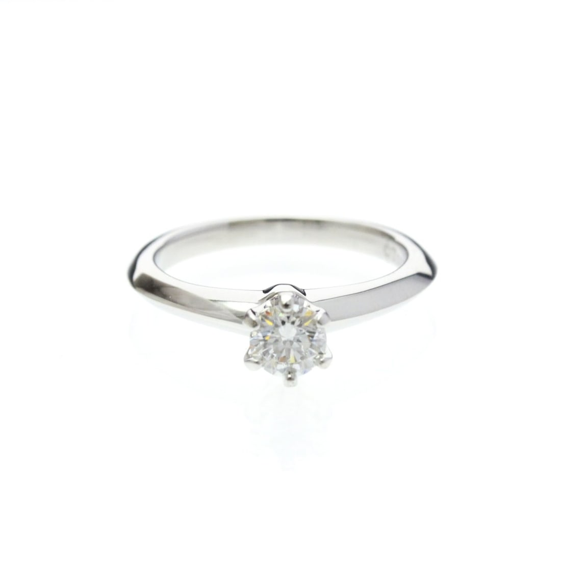 Tiffany Solitaire Diamond Ring Platinum Fashion Diamond Band Ring Silver: --- Catalog ---Category: SizeWeight: 4.4g / 0.15oz.JP Size: 7US Size: 4Stone Size (HxW): 5.20mm x 5.20mm / 0.20'' x 0.20''Category: DesignType: Band ringColor: SilverMetal: PlatinumStone: DiamondStyle
