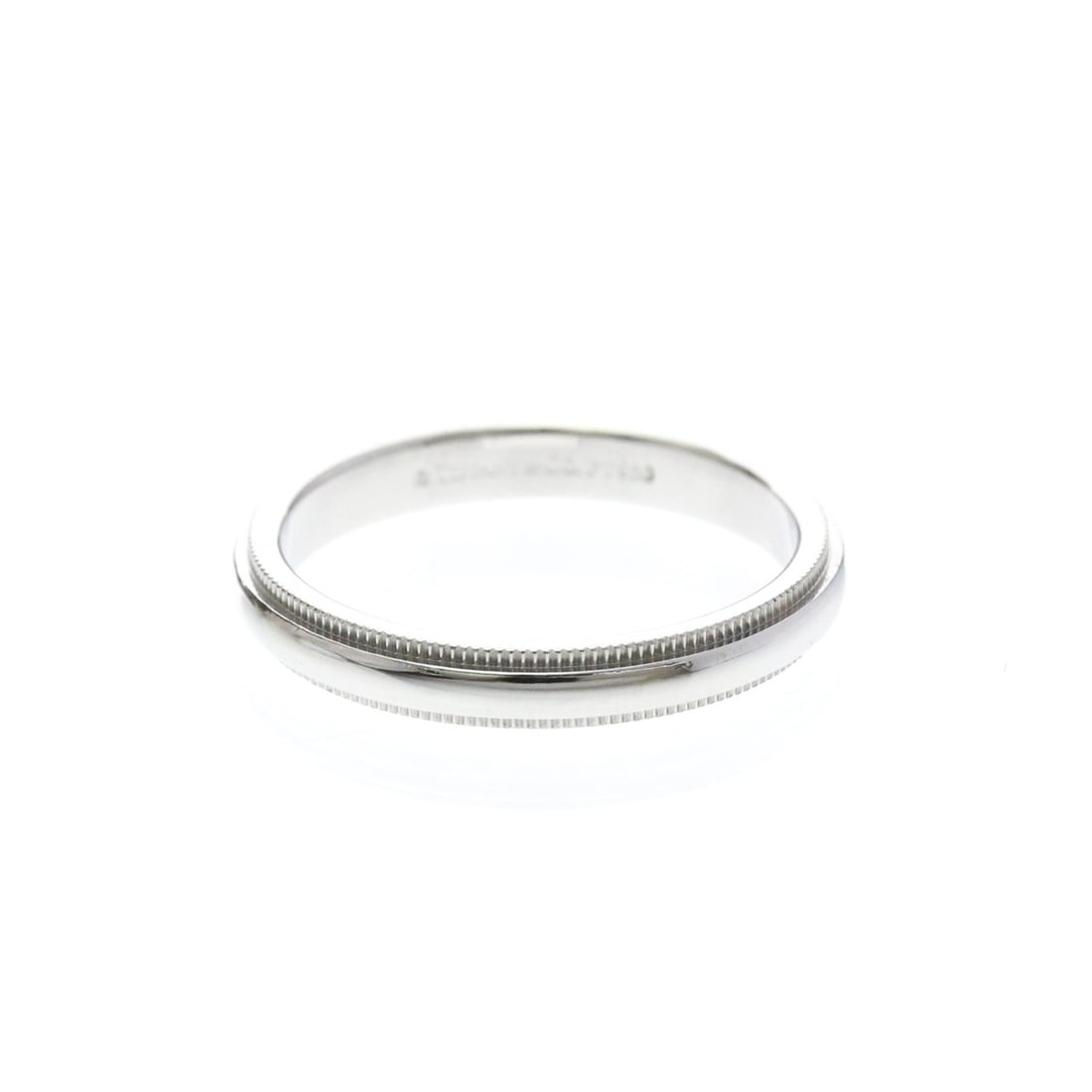 Tiffany Milgrain Ring Platinum Fashion No Stone Band Ring Silver: --- Catalog ---Category: SizeWidth: 3.2mm / 0.13''Weight: 5.8g / 0.2oz.JP Size: 15US Size: 7-7.5Category: DesignType: Band ringColor: SilverMetal: PlatinumStone: No StoneStyle: FashionGender: Men,Wome