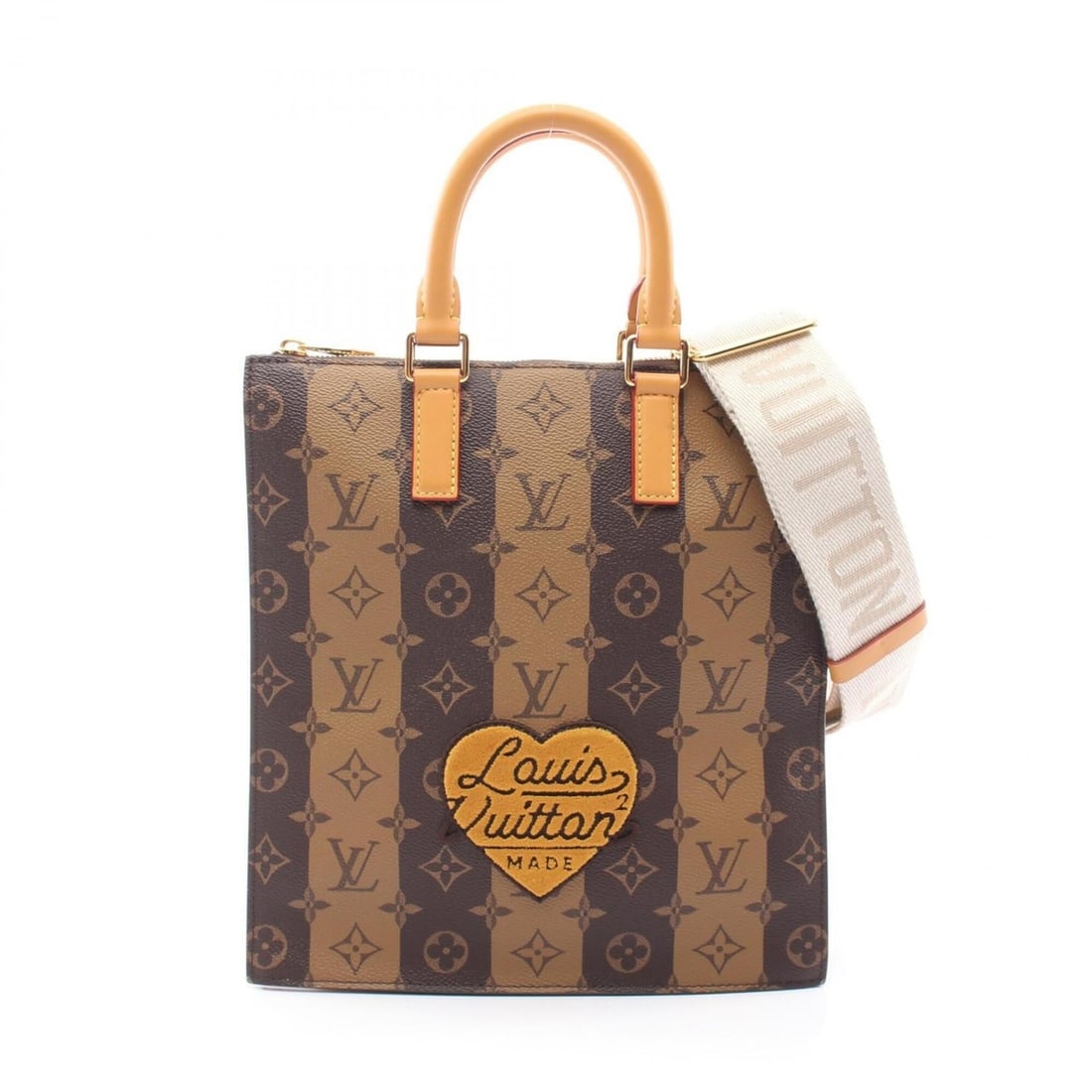 Louis Vuitton x NIGO Sac Plat Messenger Monogram Stripe 2-Way Tote Bag/Handbag, Coated Canvas and: --- Catalog ---Category: SizeSize (HxWxD): 28cm x 26cm x 6cm / 11.02'' x 10.23'' x 2.36''Category: DesignType: Handbag, Tote bagColor: Brown, MonogramGender: Men,WomenMaterial: Monogram Category: Gene
