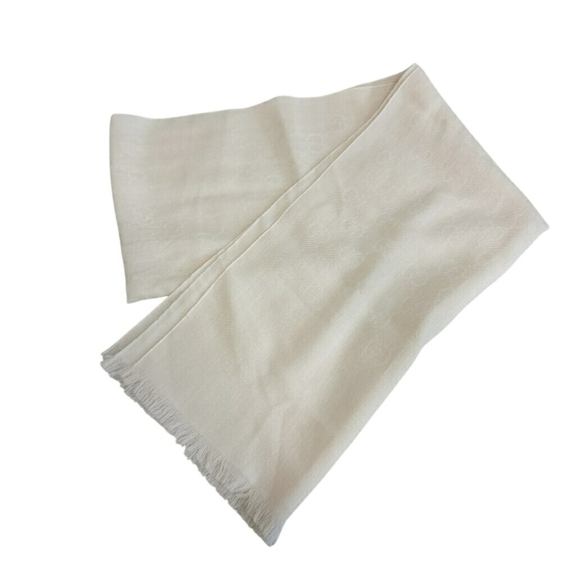 GUCCI GG Scarf, White: --- Catalog ---Category: SizeSize (LxW): 1.8m / 70.86''Category: DesignType: StoleColor: WhiteGender: WomenMaterial: Fabric Category: GeneralBrand: Gucci--- Item List ---Section: ConditionRanking: Ran