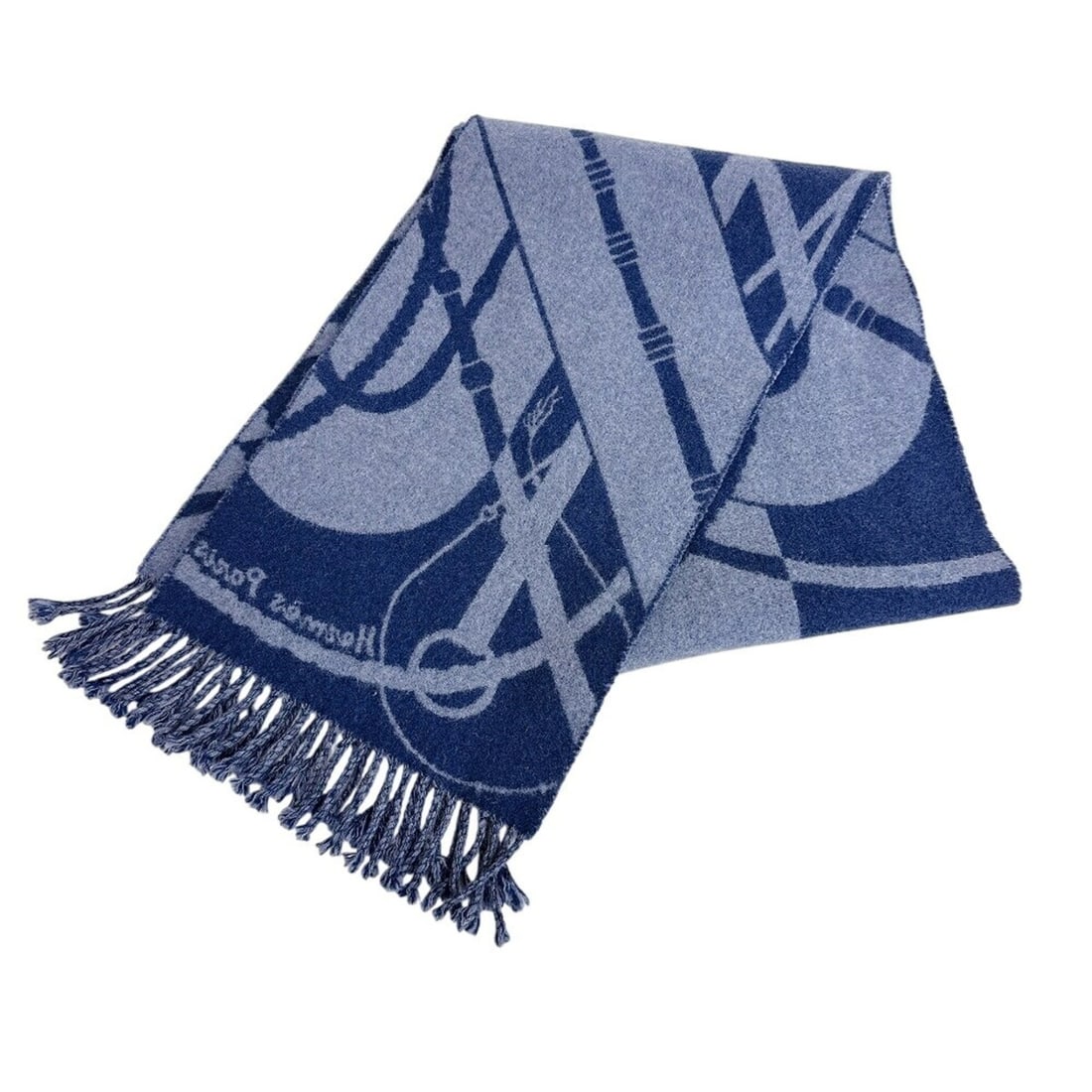 HERMES Clic Clac Scarf, Navy: --- Catalog ---Category: SizeSize (LxW): 1.5m / 59.05''Category: DesignColor: NavyGender: MenMaterial: Cashmere Category: GeneralBrand: Hermes--- Item List ---Section: ConditionRanking: Rank AB Used -