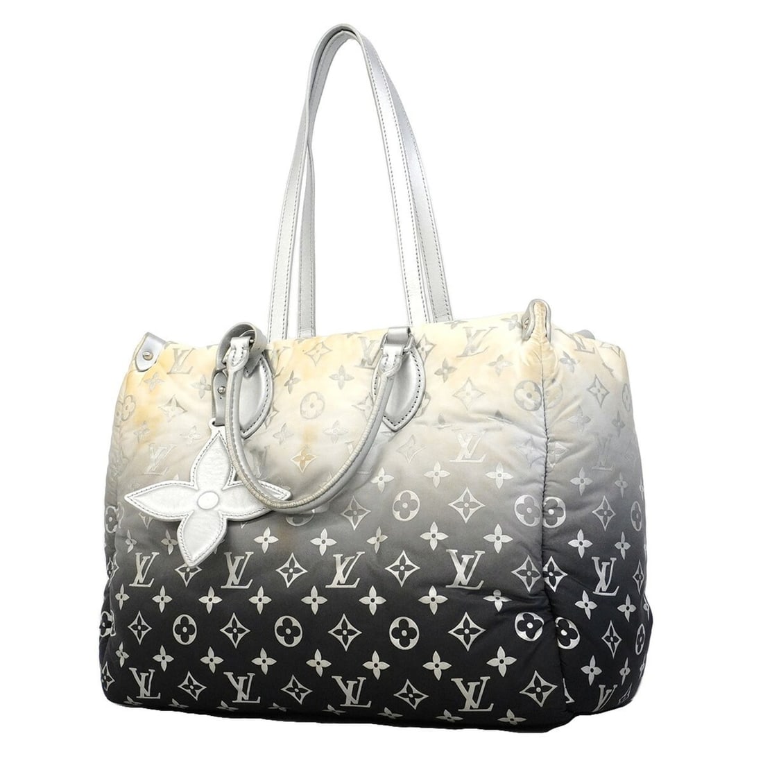 Louis Vuitton Monogram Nylon Tote Bag LV SKI OnTheGo MM M11847 Frost 2-way bag for women: --- Catalog ---Category: SizeSize (HxWxD): 29cm x 32cm x 11.5cm / 11.41'' x 12.59'' x 4.52''Category: DesignType: Tote bagColor: GrayGender: WomenCategory: GeneralMPN: M11847Brand: Louis Vuitton--- It