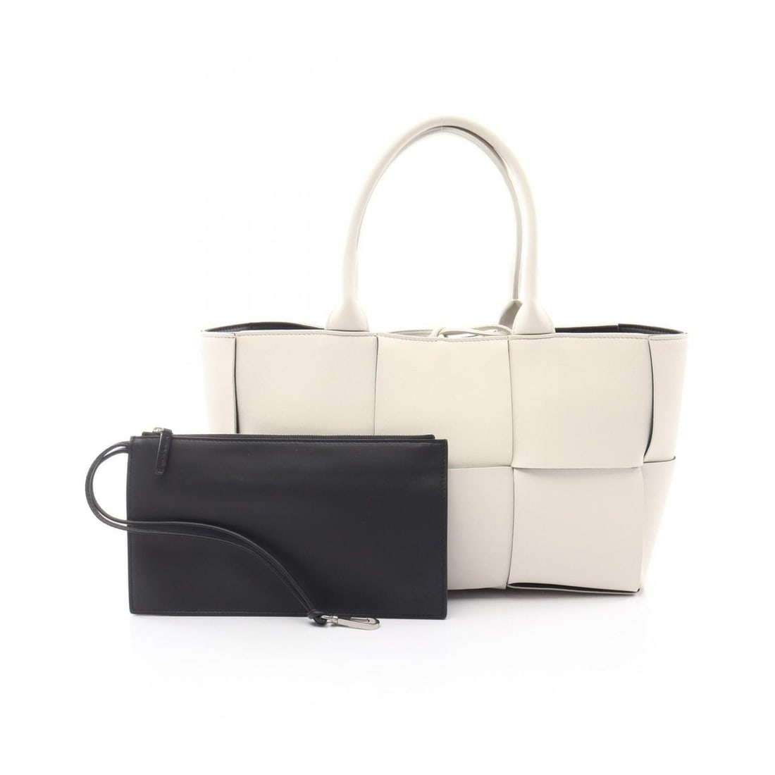 Bottega Veneta Arco Maxi Intrecciato Tote Bag Handbag Leather Women's White: --- Catalog ---Category: SizeSize (HxWxD): 20cm x 30cm x 11.5cm / 7.87'' x 11.81'' x 4.52''Category: DesignType: Handbag, Pouch, Tote bagColor: WhiteGender: WomenMaterial: Leather Category: GeneralBra