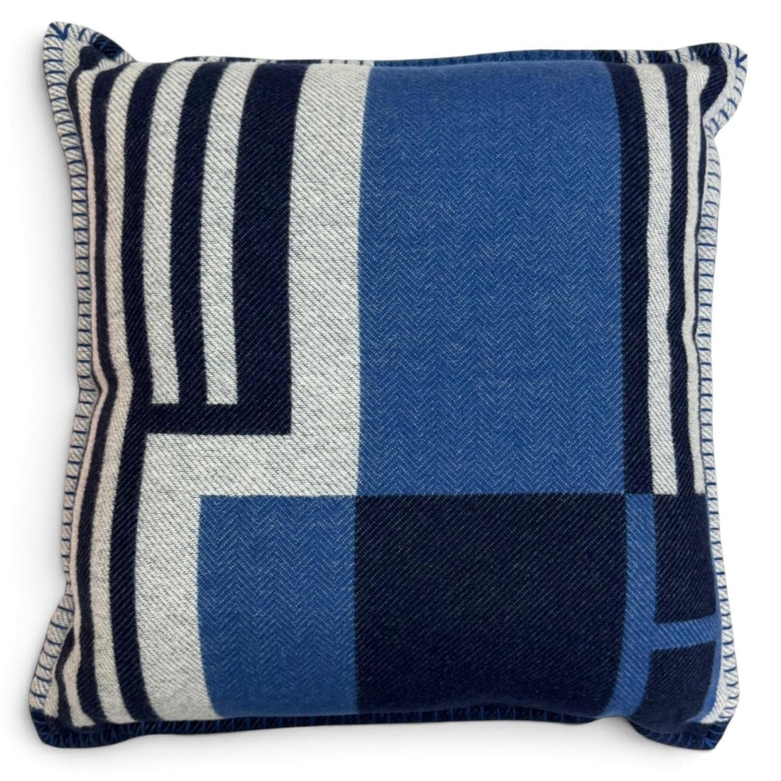HERMES Itark Merino Wool 100% Jacquard Cushion, Marine Pattern, Made in Italy, Authentic, Men's,: --- Catalog ---Category: DesignType: CushionMaterial: WoolCategory: GeneralBrand: HermesCountry of Origin: ItalyCategory: Physical PropertiesSize (HxWxD): 530.00mm x 540.00mm / 20.87'' x 21.26''--- It