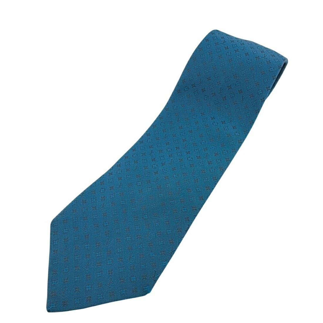 LOUIS VUITTON M78762 Cravat Neo Monogrammissime 8CM Monogram Tie Blue: --- Catalog ---Category: SizeWidth: 8cm / 3.14''Total Length: 155.5cm / 61.22''Category: DesignType: CravatColor: BlueGender: MenMaterial: Silk Category: GeneralBrand: Louis Vuitton--- Item List