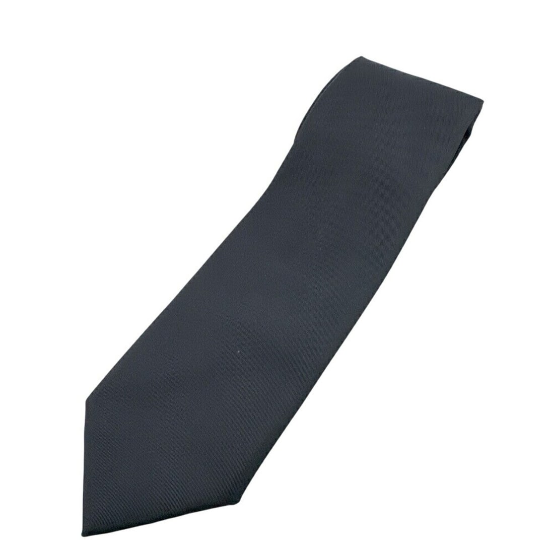 PRADA Re-Nylon Triangle Plate Tie, Black: --- Catalog ---Category: SizeWidth: 7cm / 2.75''Total Length: 144.5cm / 56.88''Category: DesignType: CravatColor: BlackGender: MenMaterial: Nylon Category: GeneralBrand: Prada--- Item List ---Section: