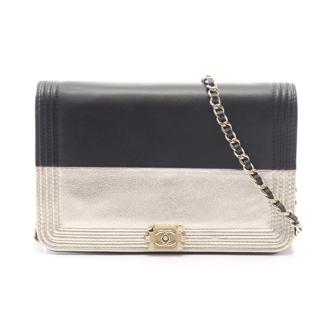 Chanel Boy Shoulder Bag/Handbag, Lambskin Leather, Women's, Black/Gold Tone: --- Catalog ---Category: SizeSize (HxWxD): 12cm x 19cm x 4cm / 4.72'' x 7.48'' x 1.57''Category: DesignType: Handbag, Shoulder bagColor: BlackGender: WomenMaterial: Leather Leather/Fur Type: LambskinC