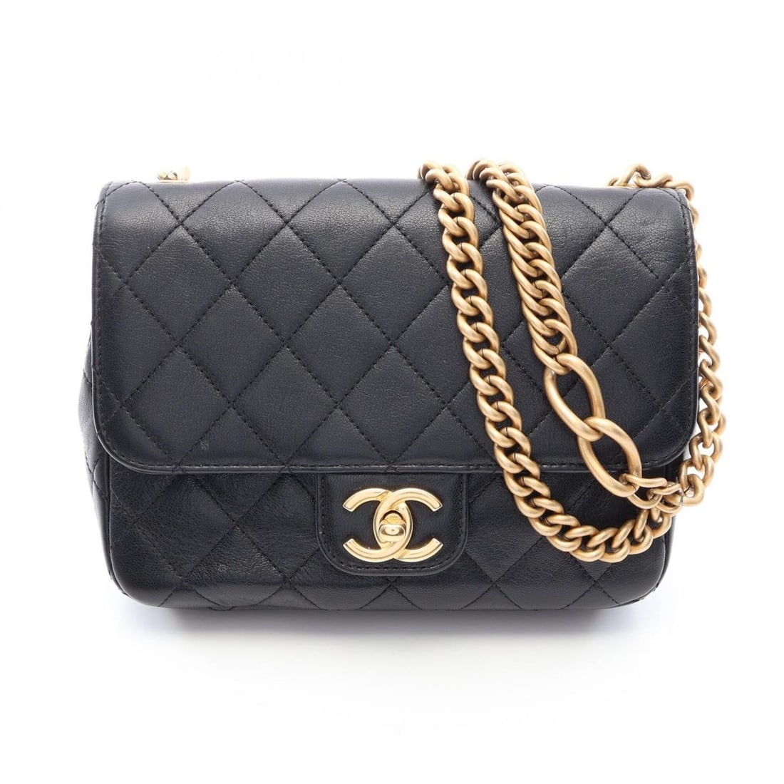 Chanel Matelassé Shoulder Bag/Handbag, Leather, Women's, Black (AS3950): --- Catalog ---Category: SizeSize (HxWxD): 16cm x 20cm x 5cm / 6.29'' x 7.87'' x 1.96''Category: DesignType: Handbag, Shoulder bagColor: BlackGender: WomenMaterial: Leather Hardware Color: GoldCategor