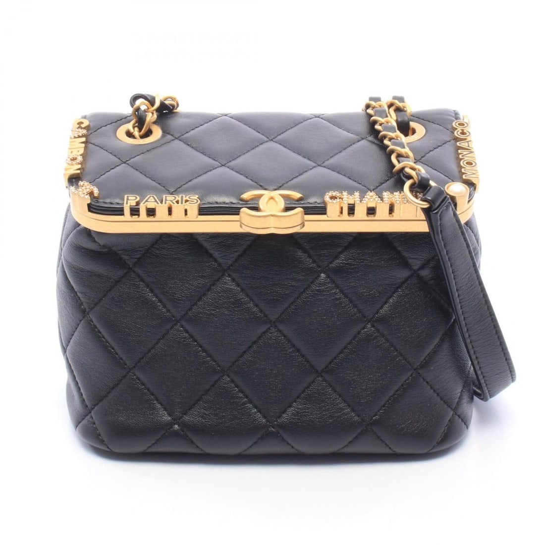 Chanel Matelassé Shoulder Bag/Handbag, Lambskin Leather, Women's, Black: --- Catalog ---Category: SizeSize (HxWxD): 13cm x 16cm x 8cm / 5.11'' x 6.29'' x 3.14''Category: DesignType: Handbag, Shoulder bagColor: BlackGender: WomenMaterial: Leather Hardware Color: GoldLeather