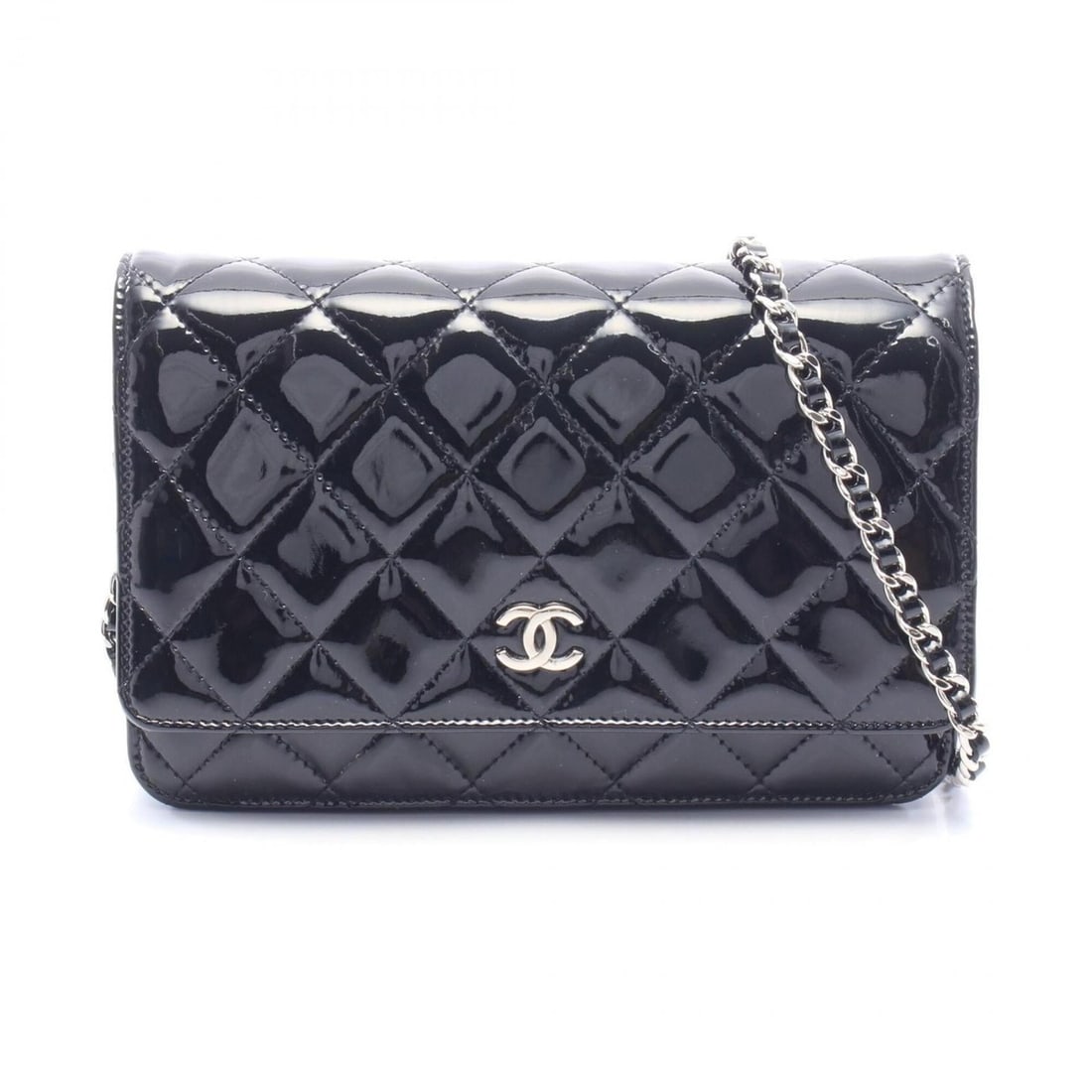 Chanel Matelassé Shoulder Bag/Handbag, Patent Leather, Women's, Black: --- Catalog ---Category: SizeSize (HxWxD): 12cm x 19cm x 3cm / 4.72'' x 7.48'' x 1.18''Category: DesignType: Handbag, Shoulder bagColor: BlackGender: WomenMaterial: Patent leather Hardware Color: Silv