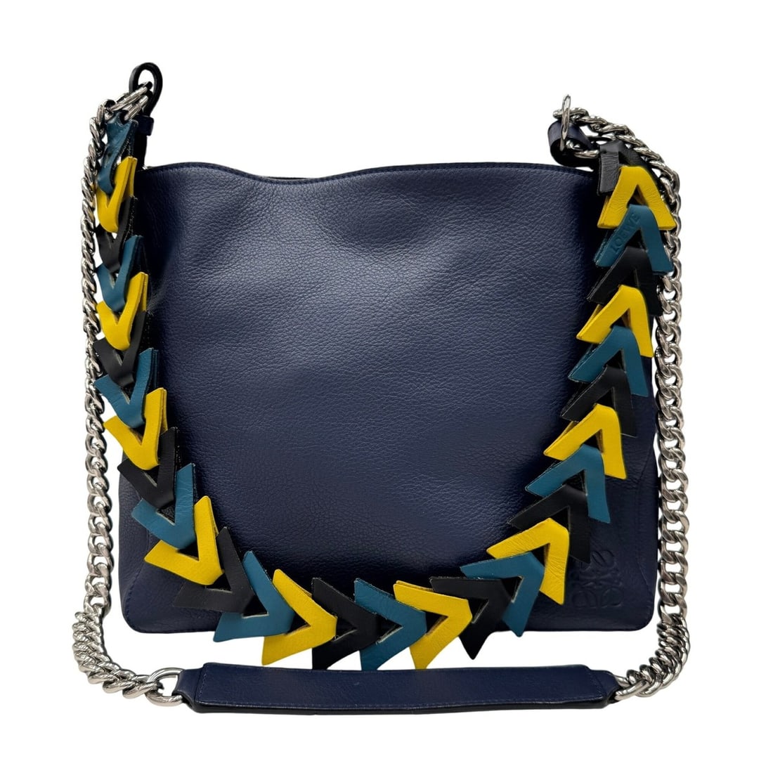 LOEWE V Bucket Shoulder Bag, Leather, Navy, Women's: --- Catalog ---Category: SizeSize (HxWxD): 22.5cm x 26cm x 15cm / 8.85'' x 10.23'' x 5.9''Category: DesignType: Shoulder bagColor: Black, Blue, Navy, YellowGender: WomenMaterial: Leather Category: Gen