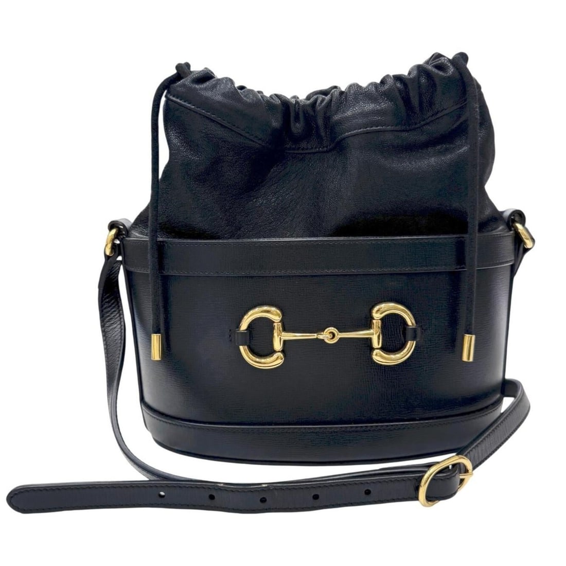 GUCCI Horsebit 1955 Bucket Bag Shoulder 602118 Leather Black Women's: --- Catalog ---Category: SizeSize (HxWxD): 24cm x 22cm x 12cm / 9.44'' x 8.66'' x 4.72''Category: DesignType: Shoulder bagColor: BlackGender: WomenMaterial: Leather Category: GeneralBrand: Gucci--- It