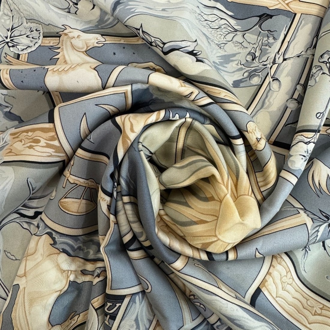 HERMES Carre 90 World Rhythms Scarf/Muffler, Blue: --- Catalog ---Category: SizeSize (LxW): 90cm x 90cm / 35.43'' x 35.43''Category: DesignType: ScarfColor: BlueGender: WomenMaterial: Silk Category: GeneralBrand: Hermes--- Item List ---Section: Condit