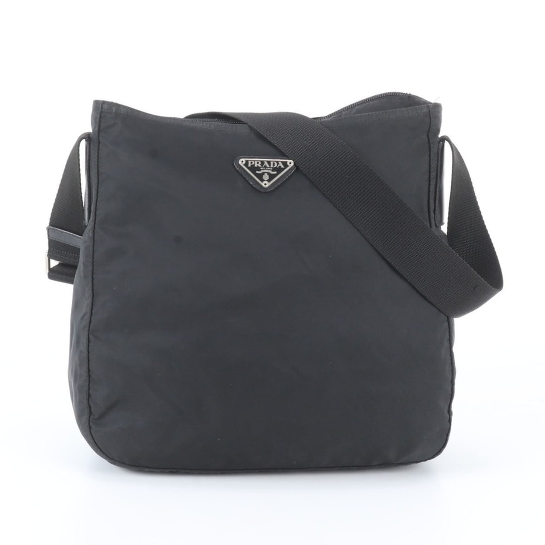 Prada Tessuto Nylon Triangle Logo Leather Shoulder Bag Messenger Black Men's: --- Catalog ---Category: SizeSize (HxWxD): 28cm x 28cm x 11cm / 11.02'' x 11.02'' x 4.33''Category: DesignType: Messenger bag, Shoulder bagColor: BlackGender: MenMaterial: Leather , Nylon Category: Ge