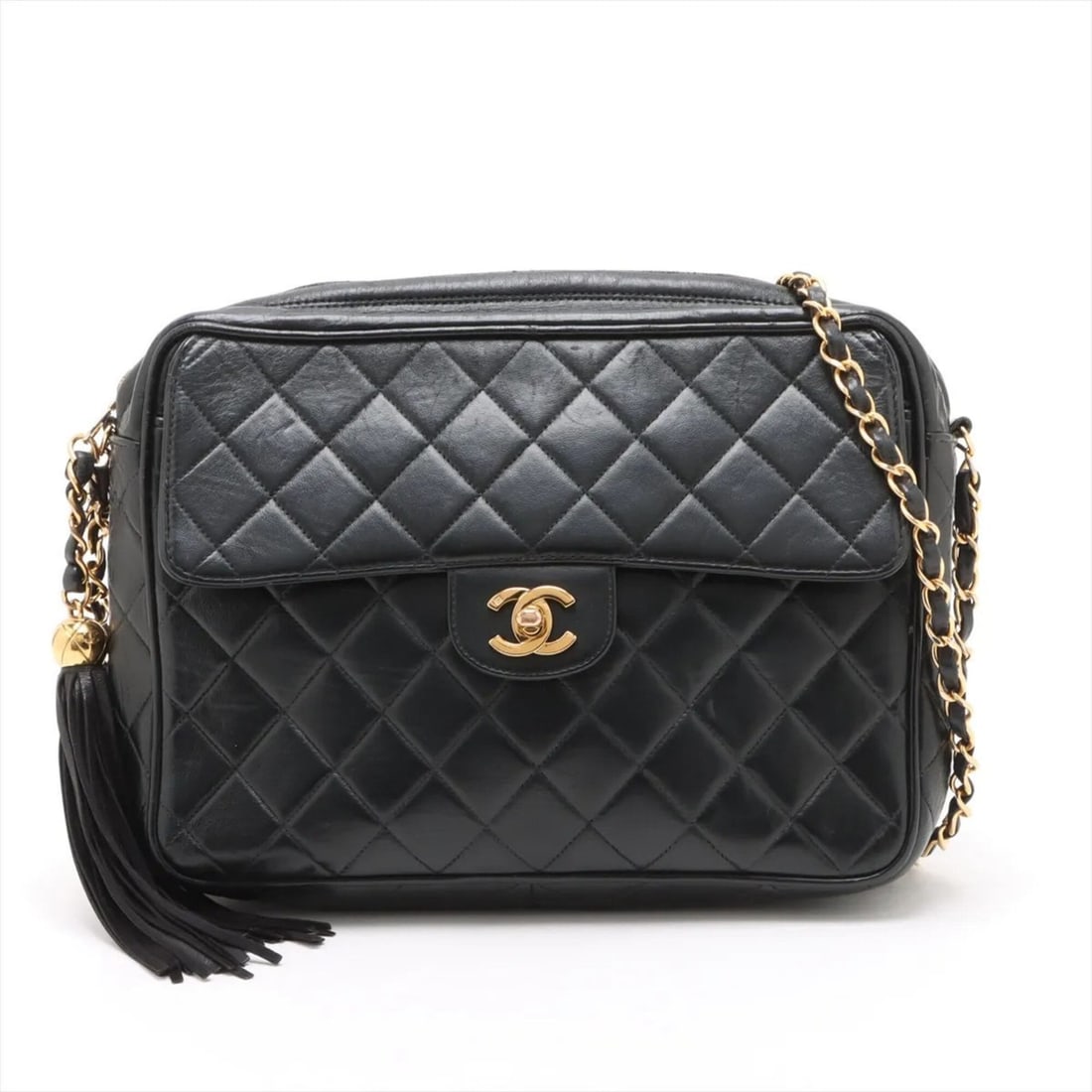 Chanel Matelassé Lambskin Leather Fringe Chain Shoulder Bag Tote for Women: --- Catalog ---Category: SizeSize (HxWxD): 20cm x 26cm x 6.5cm / 7.87'' x 10.23'' x 2.55''Category: DesignType: Shoulder bag, Tote bagColor: BlackGender: WomenMaterial: Leather Leather/Fur Type: Lambs
