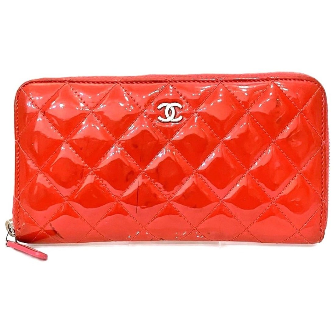 Chanel Brilliant Matelassé Round Zip Wallet, Patent Leather: --- Catalog ---Category: SizeSize (HxWxD): 10cm x 19cm x 2cm / 3.93'' x 7.48'' x 0.78''Category: DesignType: Long wallet (bi-fold)Color: PinkGender: WomenClosure: ZipperMaterial: Patent leather Catego