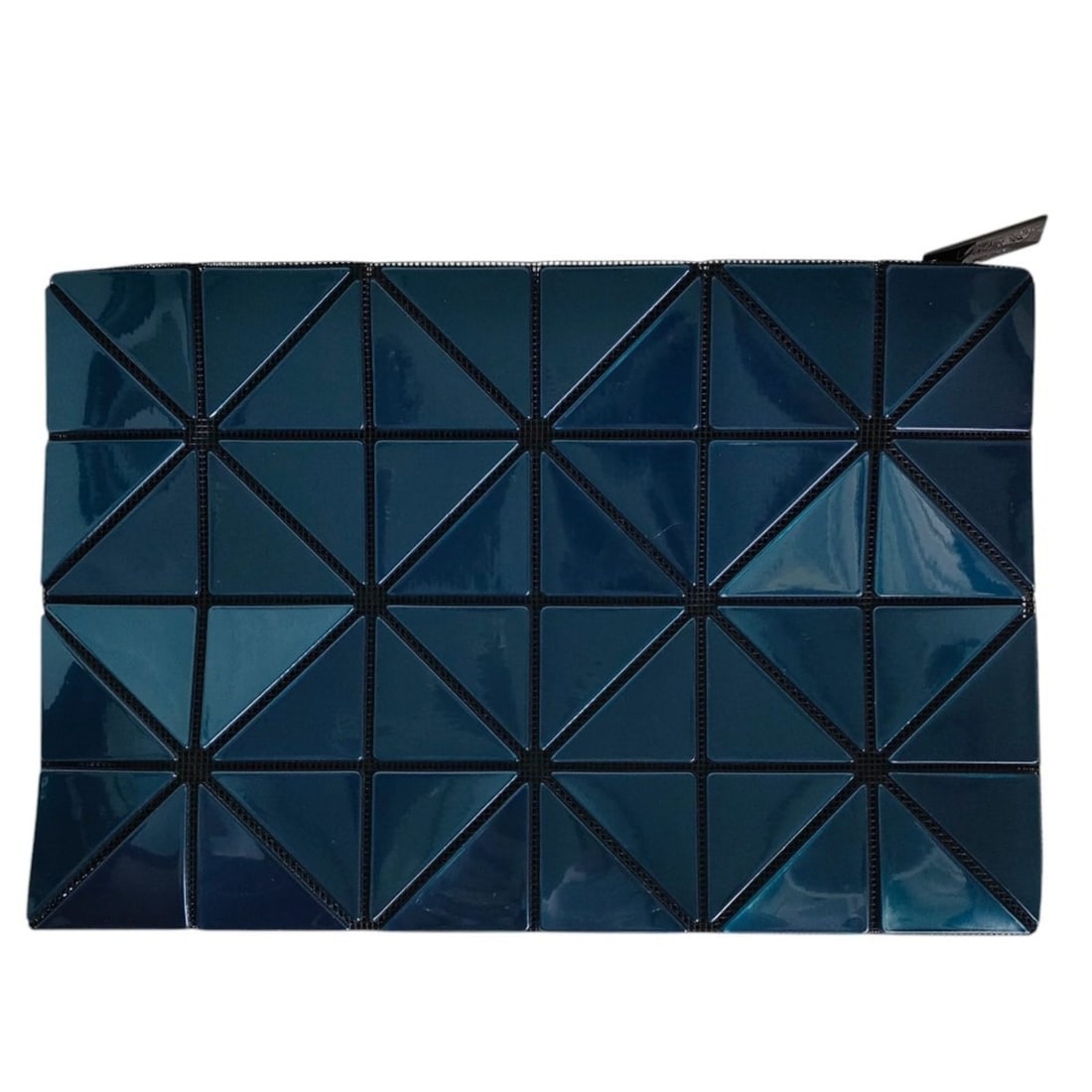 Bao Bao Issey Miyake BAO ISSEY MIYAKE Handbag Pouch Clutch Bag BB83-AG625 Metallic Blue Women's: --- Catalog ---Category: SizeSize (HxWxD): 15.8cm x 24cm / 6.22'' x 9.44''Category: DesignType: Clutch bag, PouchColor: Metallic blueGender: WomenMaterial: Polyvinyl , Polyester , Nylon Category: Gene