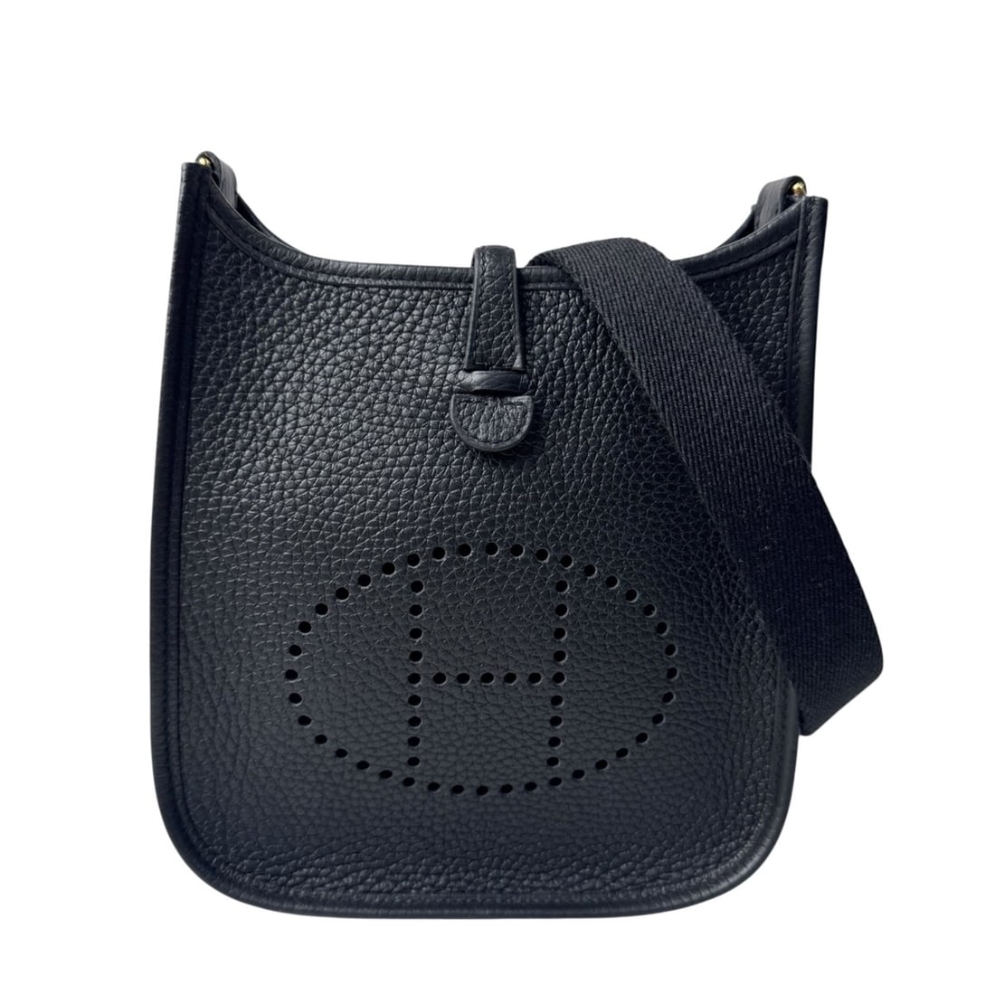 Hermes Evelyne TPM Black Noir Gold Hardware Shoulder Bag Crossbody for Women: --- Catalog ---Category: SizeSize (HxWxD): 18cm x 16cm x 5.5cm / 7.08'' x 6.29'' x 2.16''Category: DesignType: Shoulder bagColor: BlackGender: WomenMaterial: Taurillon clemence leather Category: Gener