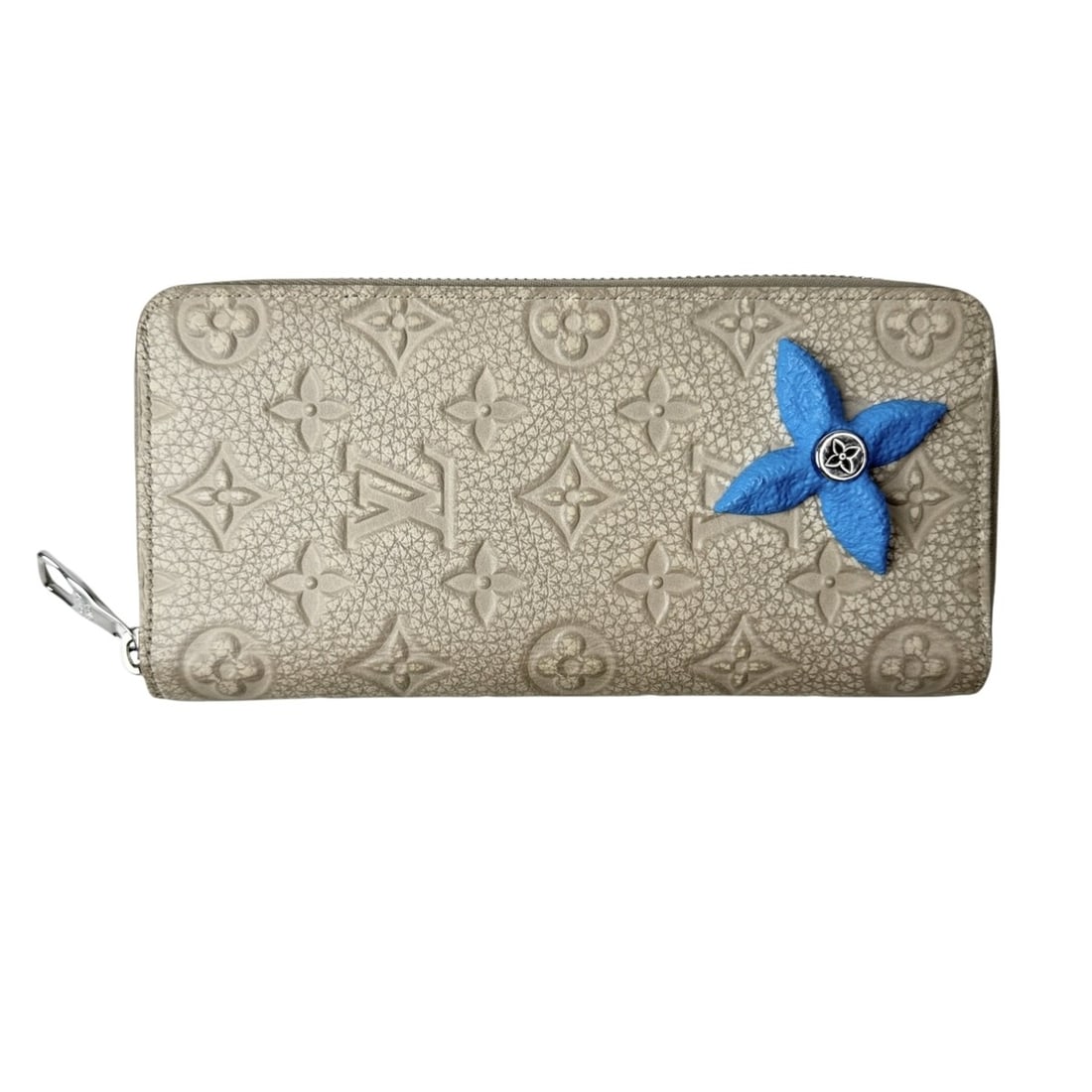 Louis Vuitton Zippy Wallet Climbing Vertical M81573 IC Men's: --- Catalog ---Category: SizeSize (HxWxD): 10cm x 20cm / 3.93'' x 7.87''Category: DesignType: Long wallet (bi-fold)Color: WhiteGender: MenMaterial: Leather Leather/Fur Type: Taurillon leatherCategory: