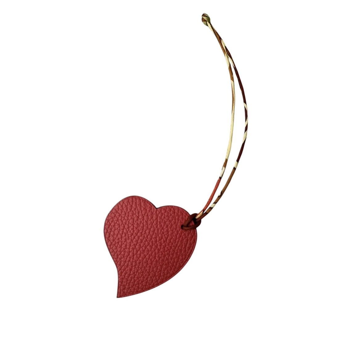 Hermes Petit H Heart Charm for Women: --- Catalog ---Category: SizeSize (HxWxD): 70.00mm x 60.00mm / 2.76'' x 2.36''Category: DesignType: Handbag charmColor: Bordeaux, PinkGender: WomenMaterial: Leather, SilkCategory: GeneralBrand: Hermes