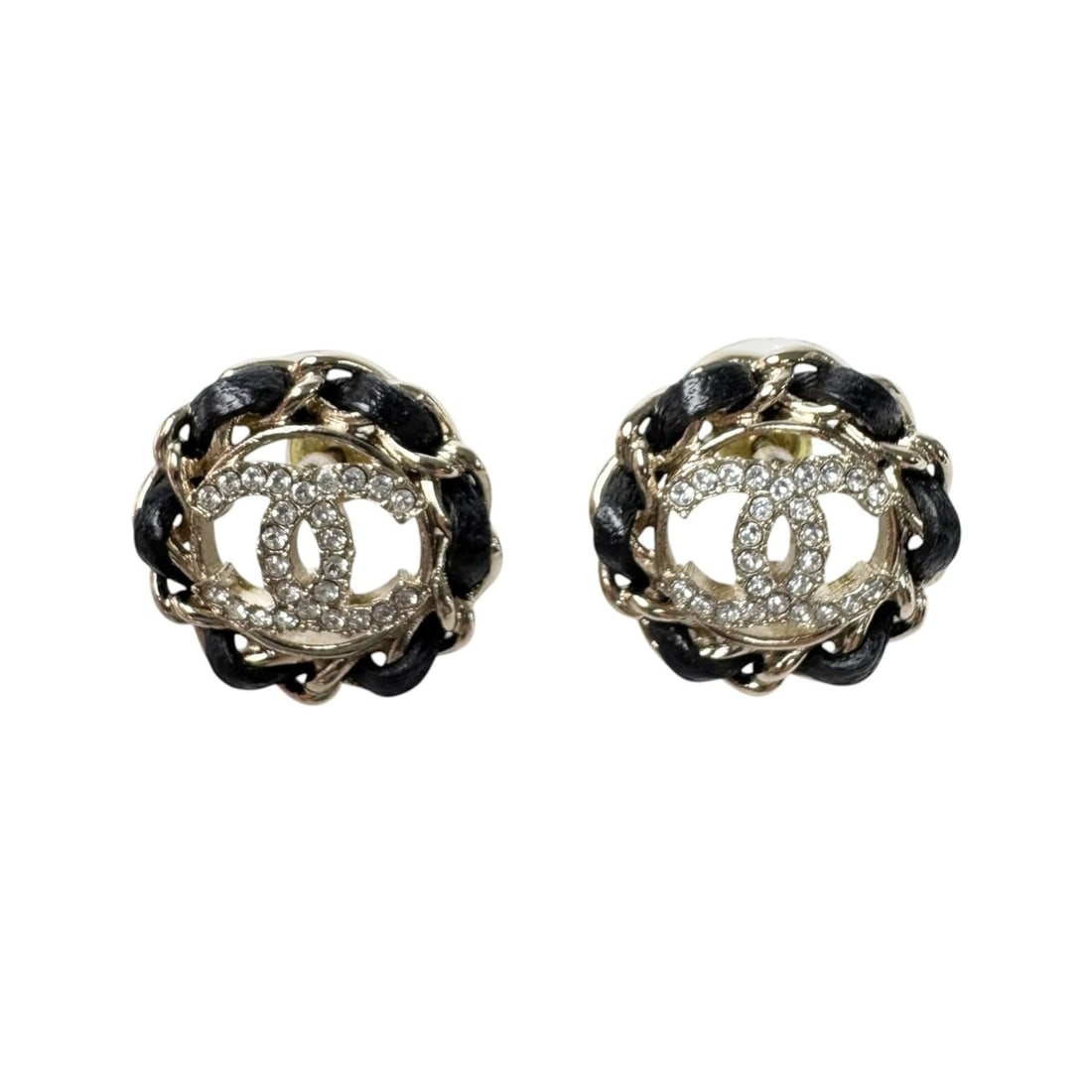 Chanel Coco Mark Rhinestone Leather Chain Earrings B25V (Women's): --- Catalog ---Category: SizeSize (HxWxD): 17.00mm x 17.00mm / 0.67'' x 0.67''Category: DesignType: Stud earringsColor: Black, GoldGender: WomenCategory: GeneralBrand: Chanel--- Item List ---Section: 