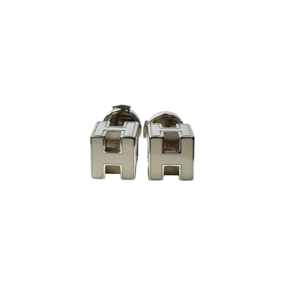 Hermes Cage d'H H-Cube Earrings for Women: --- Catalog ---Category: SizeSize (HxWxD): 7.00mm x 7.00mm / 0.28'' x 0.28''Category: DesignType: Stud earringsColor: Ivory, SilverGender: WomenMaterial: MetalCategory: GeneralBrand: Hermes--- Item Li