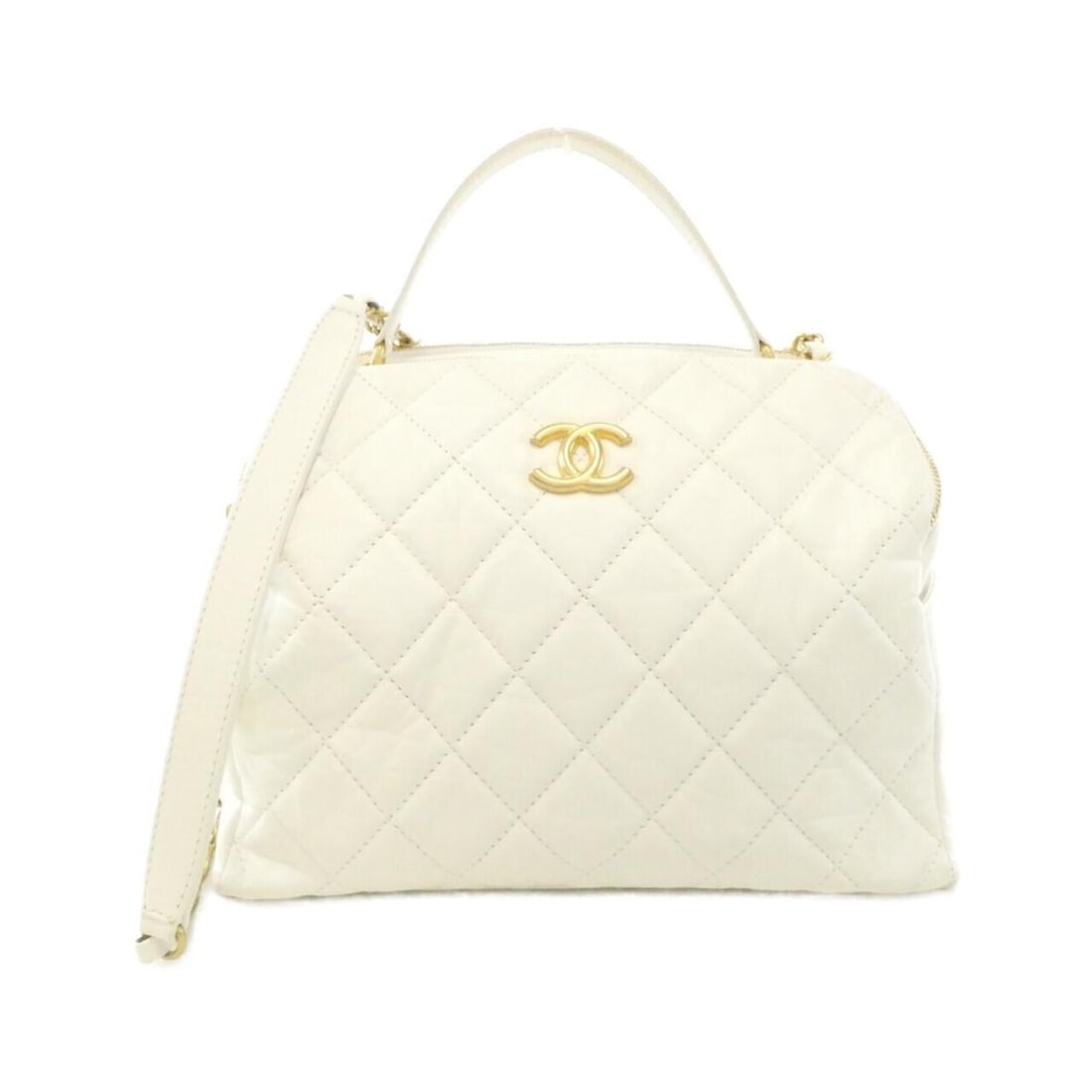 Chanel AS3740 handbag: --- Catalog ---Category: SizeSize (HxWxD): 18cm x 25cm x 16cm / 7.08'' x 9.84'' x 6.29''Category: DesignType: HandbagColor: WhiteGender: WomenMaterial: Leather Hardware Color: Matte goldLeather/Fur