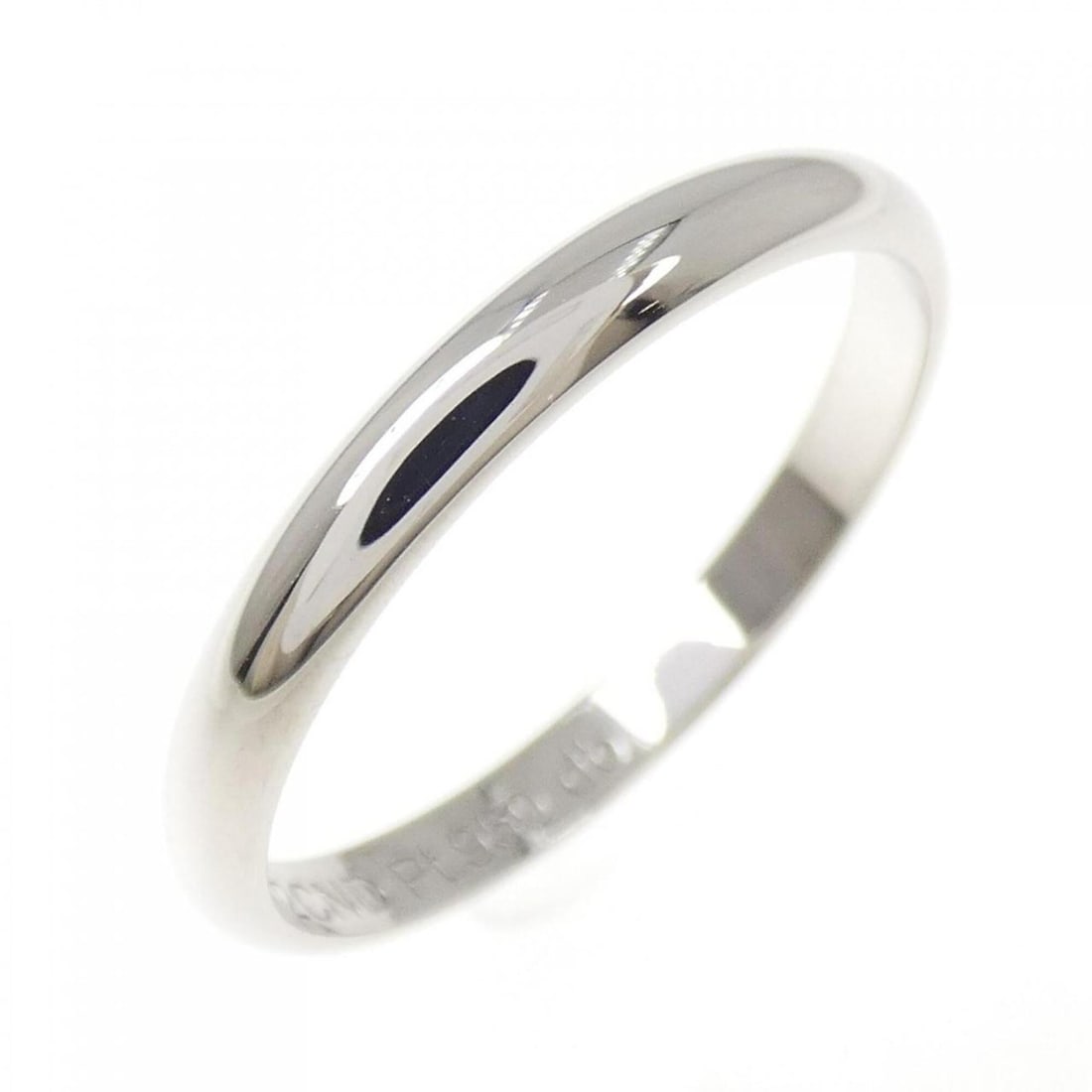 Cartier wedding ring: --- Catalog ---Category: SizeJP Size: 15US Size: 7.5Category: DesignType: Band ringGender: Men,WomenMaterial: Platinum 950Category: GeneralMPN: B4012500Brand: Cartier--- Item List ---Section: