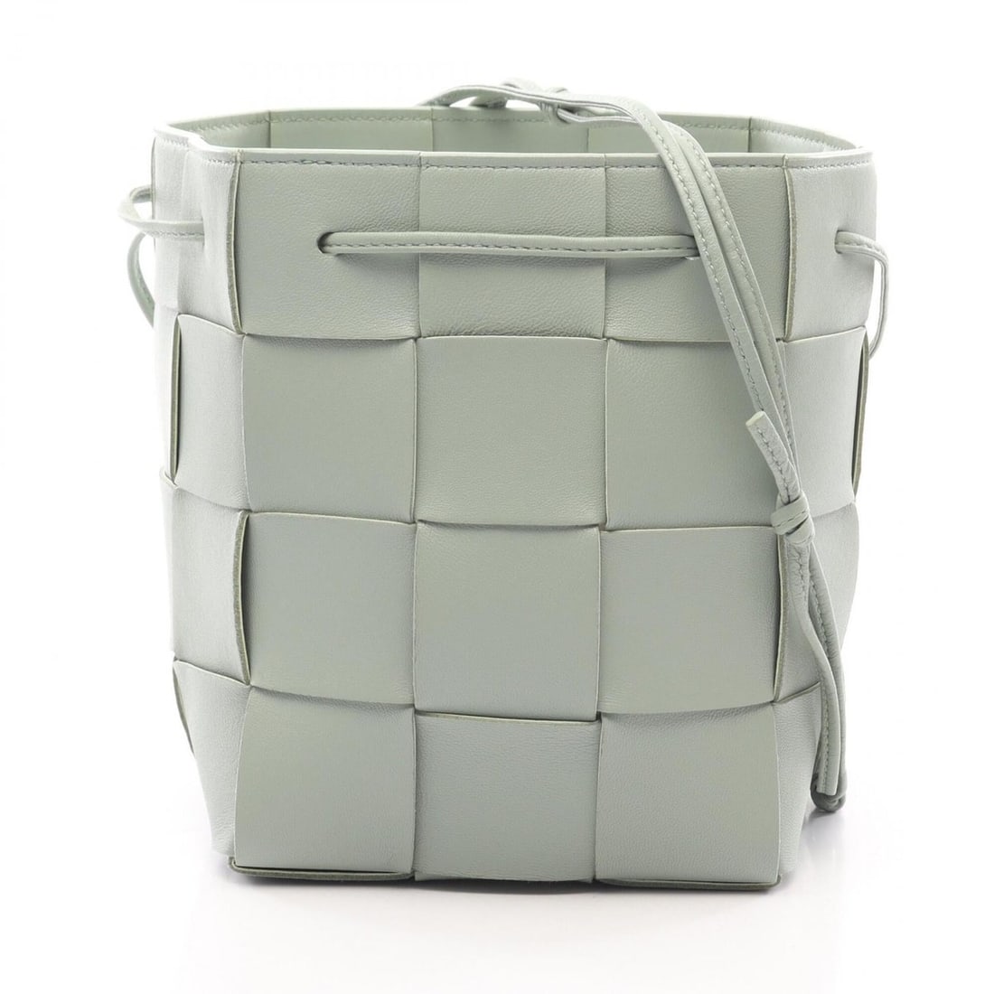 Bottega Veneta Maxi Intrecciato Small Cassette Bucket Bag Shoulder Handbag Leather Women's Blue: --- Catalog ---Category: SizeSize (HxWxD): 18cm x 14cm x 14cm / 7.08'' x 5.51'' x 5.51''Category: DesignType: Handbag, Shoulder bagColor: BlueGender: WomenMaterial: Leather Category: GeneralMPN: