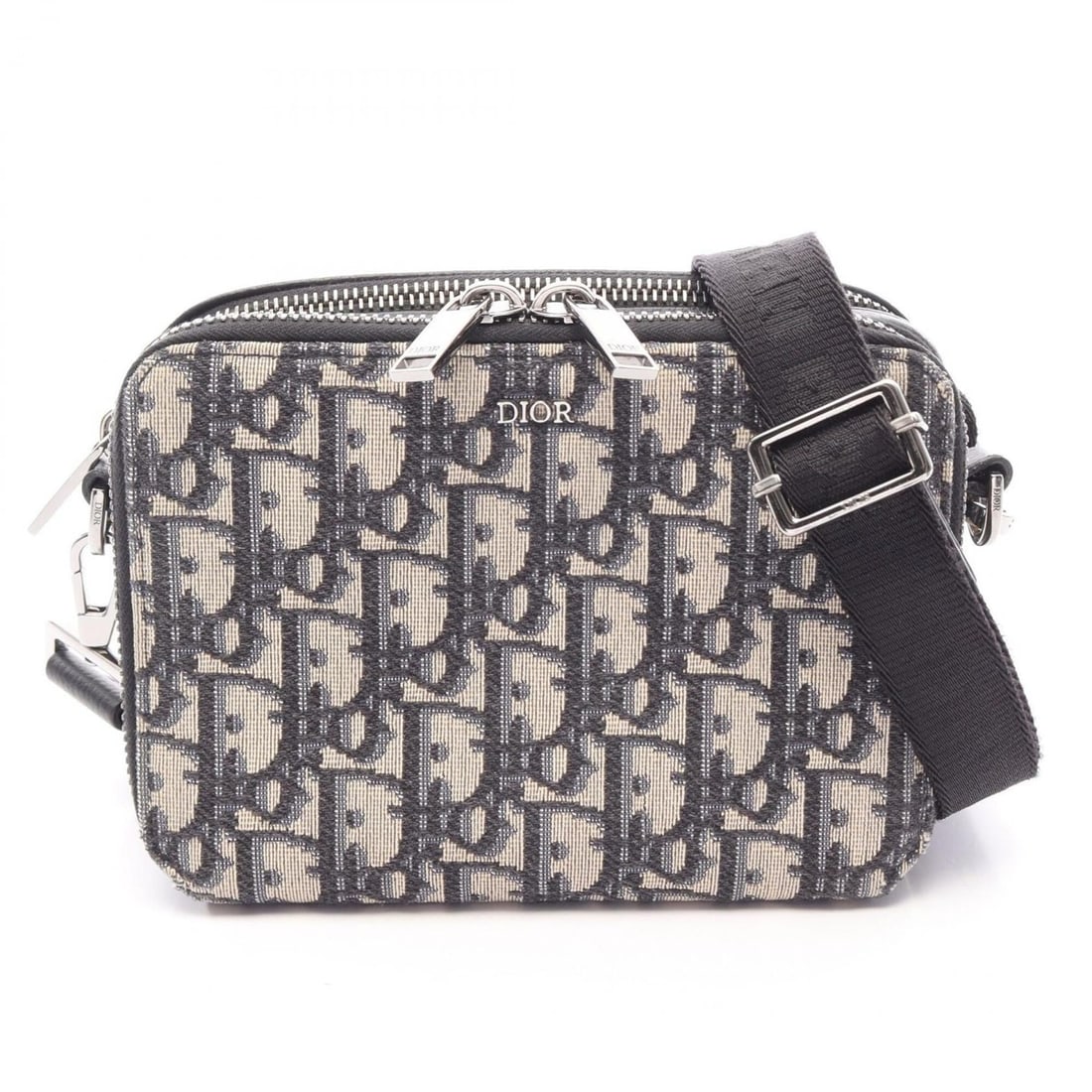 Christian Dior Dior Strap Zip Pouch Oblique Shoulder Bag Handbag Canvas Leather Men's Beige/Navy: --- Catalog ---Category: SizeSize (HxWxD): 12cm x 16.5cm / 4.72'' x 6.49''Category: DesignType: Handbag, Shoulder bagColor: Beige, NavyGender: MenMaterial: Canvas , Leather Category: GeneralBrand: Chr