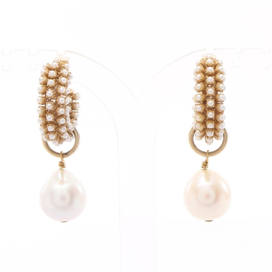 Christian Dior Dior D-Renaissance Hoop Earrings, Gold Plated (GP), Faux Pearl, Women's, Gold/White: --- Catalog ---Category: SizeSize (HxWxD): 40.00mm x 20.00mm / 1.57'' x 0.79''Category: DesignType: Hoop earringsColor: Gold, WhiteGender: WomenMaterial: Artificial pearl, Gold platingCategory: Genera