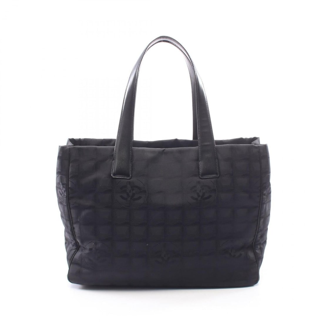 Chanel New Travel Line MM Tote Bag Handbag Leather Nylon Canvas Women's Black: --- Catalog ---Category: SizeSize (HxWxD): 25cm x 34cm x 14.5cm / 9.84'' x 13.38'' x 5.7''Category: DesignType: Handbag, Tote bagColor: BlackGender: WomenMaterial: Leather , Nylon canvas Hardware Colo