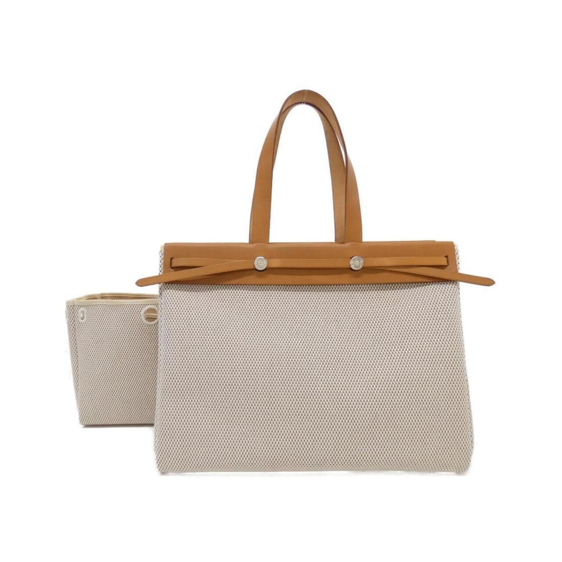 Hermes New Herbag Cabas 038392CK Handbag: --- Catalog ---Category: SizeWeight: 1.58kg / 3.48lb.Size (HxWxD): 26cm x 41cm x 16cm / 10.23'' x 16.14'' x 6.29''Handle Length: 48cm / 18.89''Category: DesignType: HandbagColor: Natural sableGender: