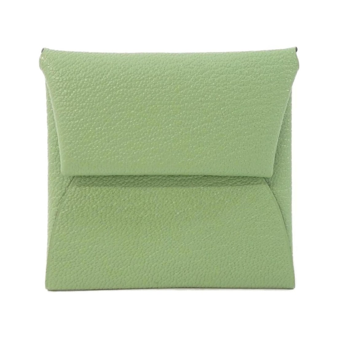 Hermes Bastia 039759CK Wallet/Coin Case: --- Catalog ---Category: SizeSize (HxWxD): 8cm x 8.5cm x 1cm / 3.14'' x 3.34'' x 0.39''Category: DesignType: Coin purse/coin caseColor: VertGender: Women,MenMaterial: Chevre leather Category: