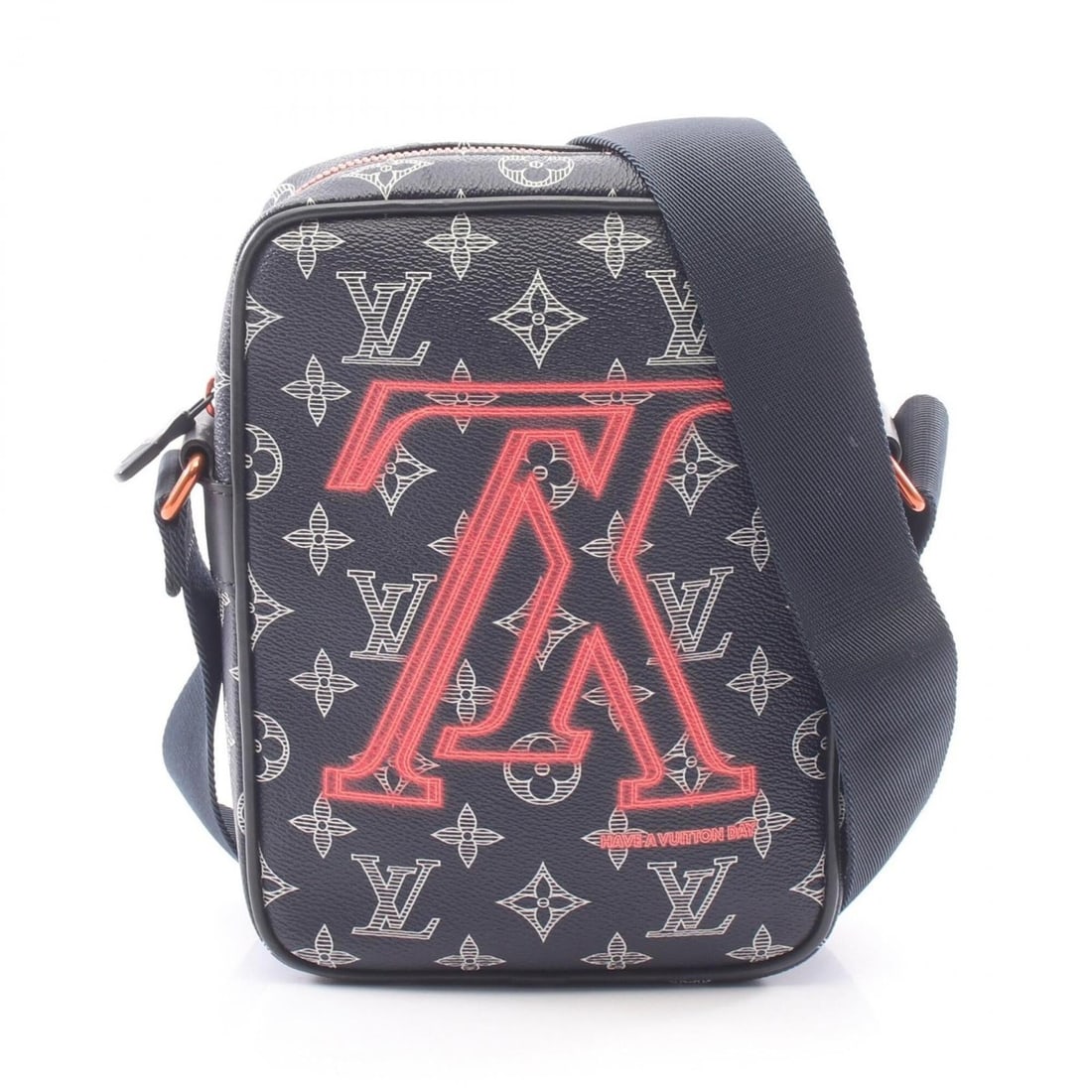 Louis Vuitton Danube PM Monogram Ink Upside Down Shoulder Bag Handbag Coated Canvas Leather Men's: --- Catalog ---Category: SizeSize (HxWxD): 21.5cm x 16cm x 6.5cm / 8.46'' x 6.29'' x 2.55''Category: DesignType: Handbag, Shoulder bagColor: Navy, Red color, WhiteGender: MenMaterial: PVC , Leather Ca