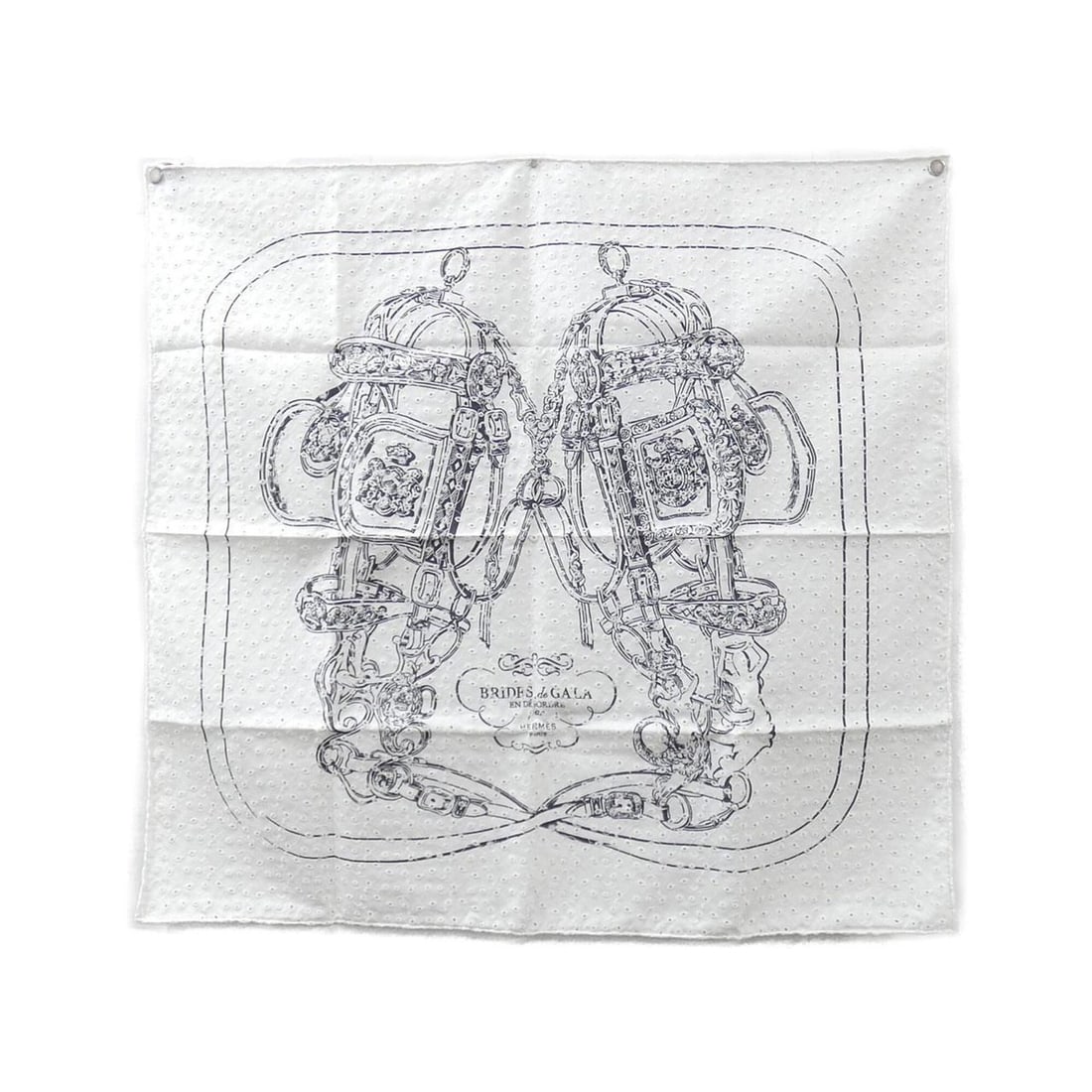 Hermes BORDERIE ANGLAISE 983529S Scarf/Muffler: --- Catalog ---Category: SizeSize (LxW): 70cm x 70cm / 27.55'' x 27.55''Category: DesignType: ScarfColor: WhiteGender: Men,WomenMaterial: Silk Category: GeneralMPN: 983529SBrand: Hermes--- Item List