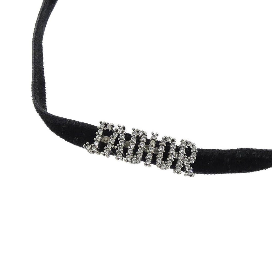 Christian Dior J'Adior N0681ADRCY Choker: --- Catalog ---Category: SizeNeck Circumference: 30 cm - 37.5 cm / 11.81'' - 14.76''Category: DesignColor: Black, SilverGender: WomenNecklace Type: ChokerCategory: GeneralMPN: N0681ADRCYBrand: Christi