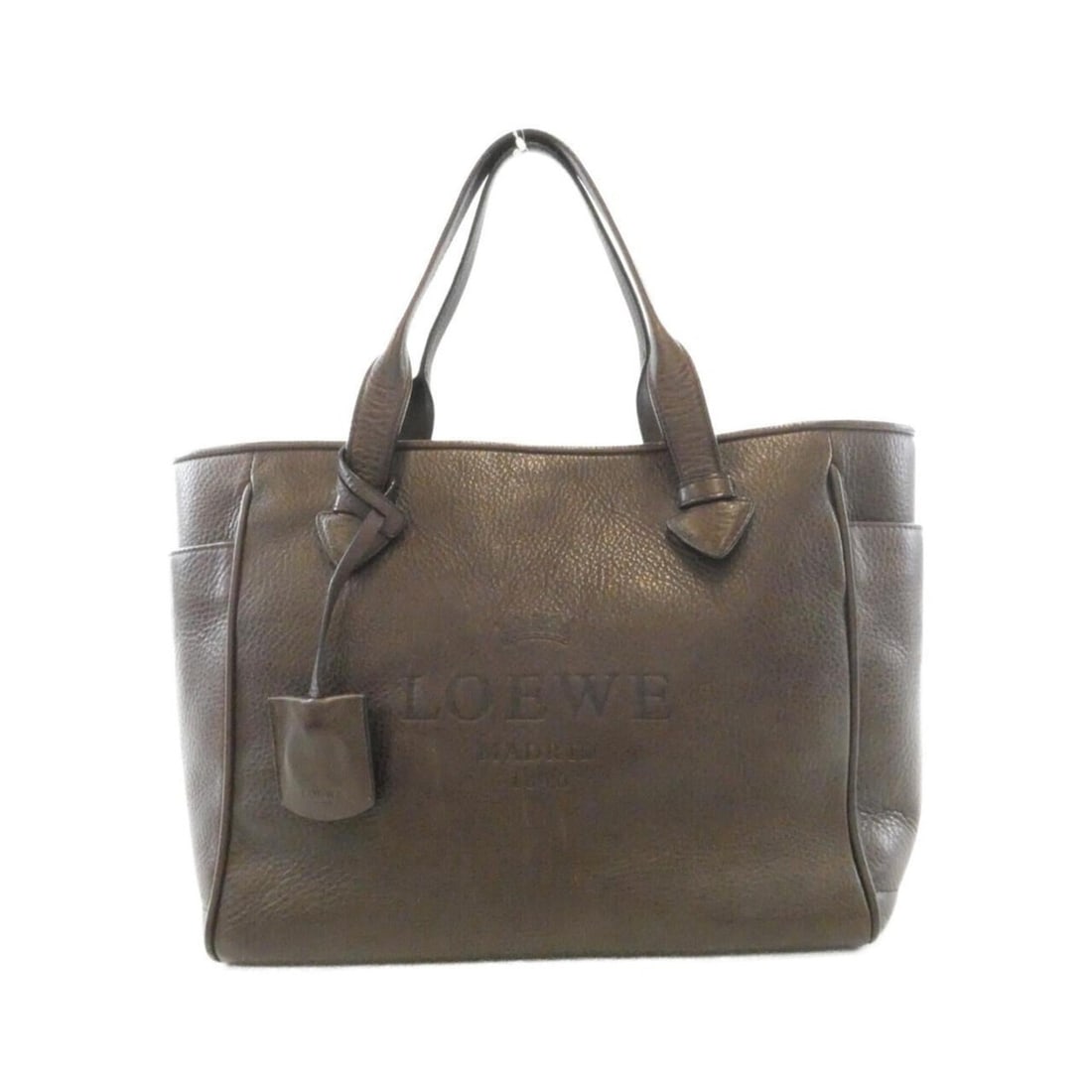 Loewe Heritage Small 376 79 751 Handbag: --- Catalog ---Category: SizeSize (HxWxD): 25cm x 29cm x 12cm / 9.84'' x 11.41'' x 4.72''Category: DesignType: HandbagColor: Dark brownGender: WomenMaterial: Leather Hardware Color: GoldLeather/Fur